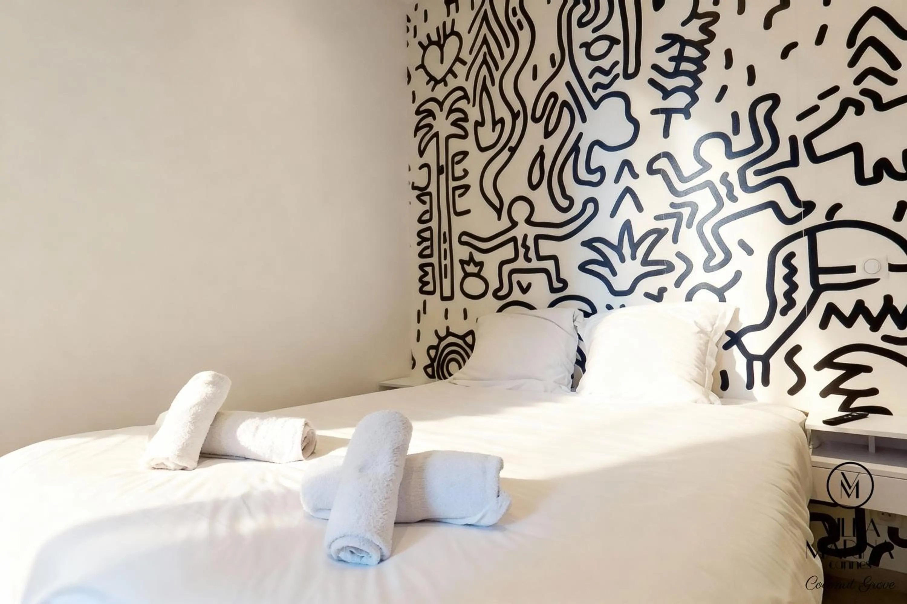 Bed in VILLA MARINA CANNES