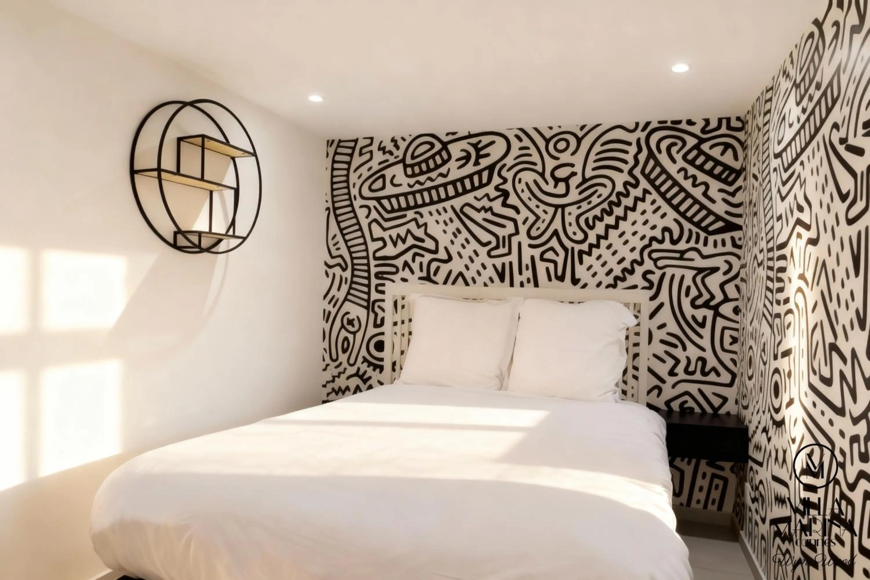Bed in VILLA MARINA CANNES