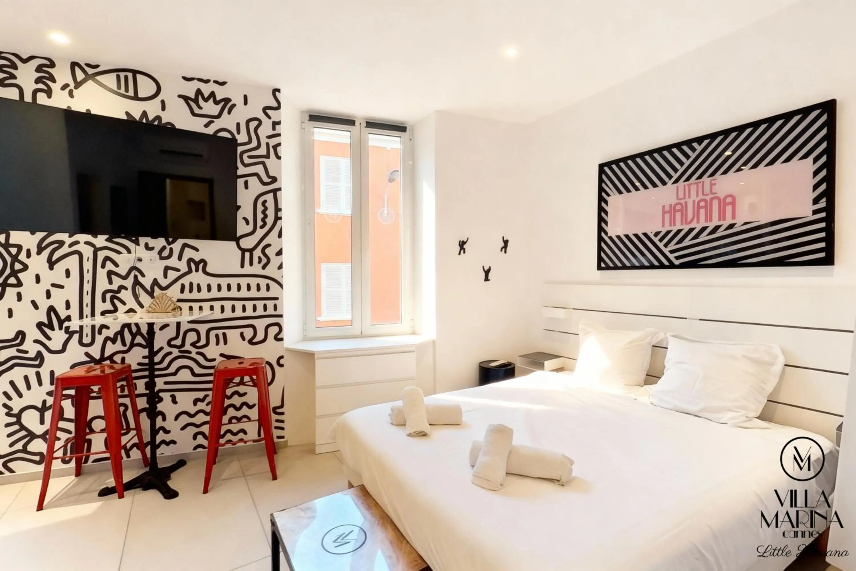 Bed in VILLA MARINA CANNES