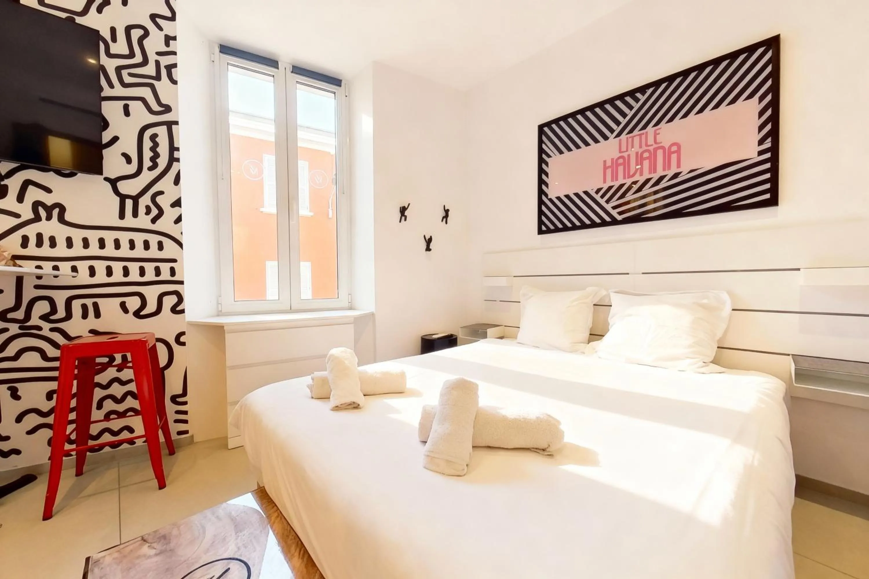 Bed in VILLA MARINA CANNES
