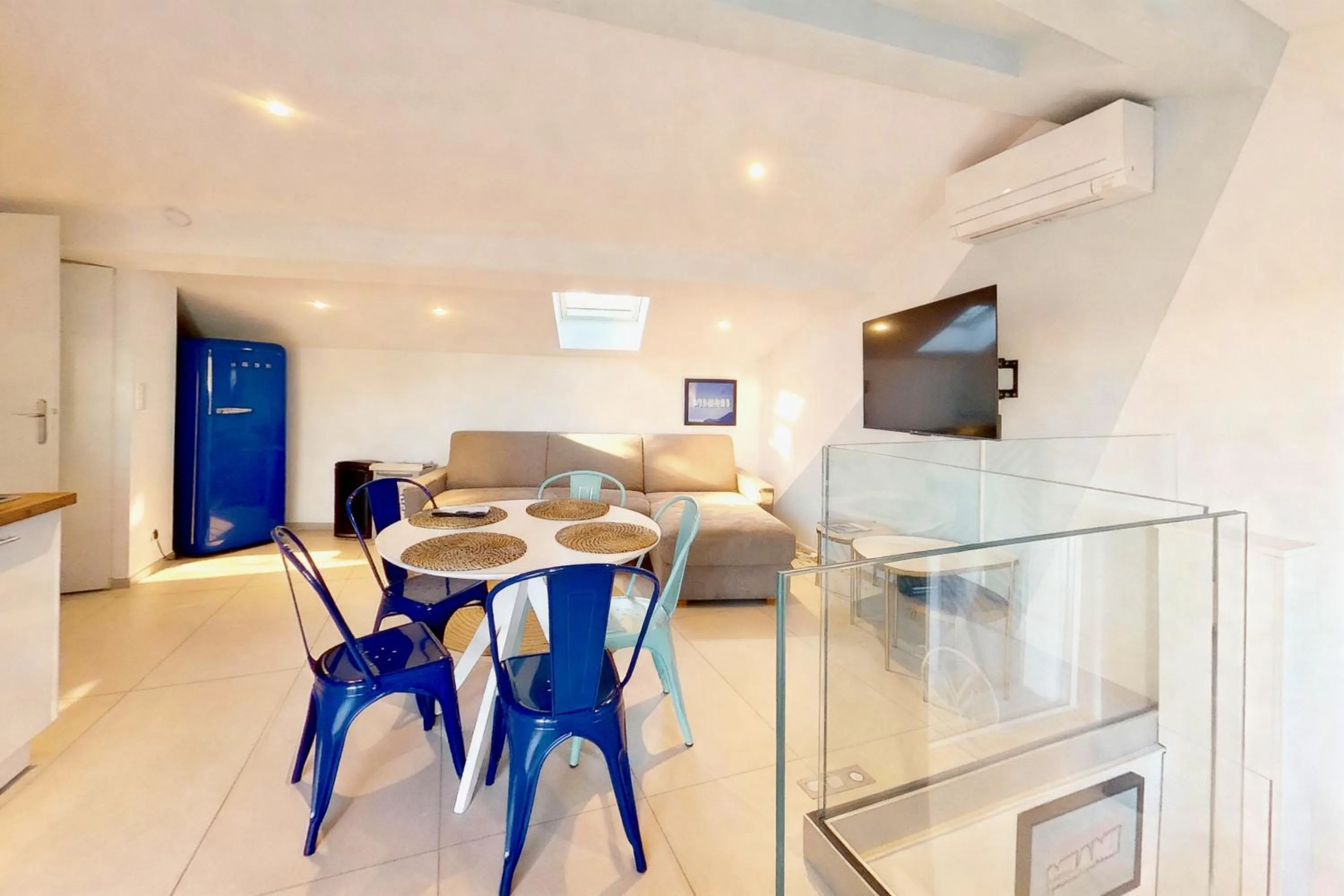 Living room in VILLA MARINA CANNES