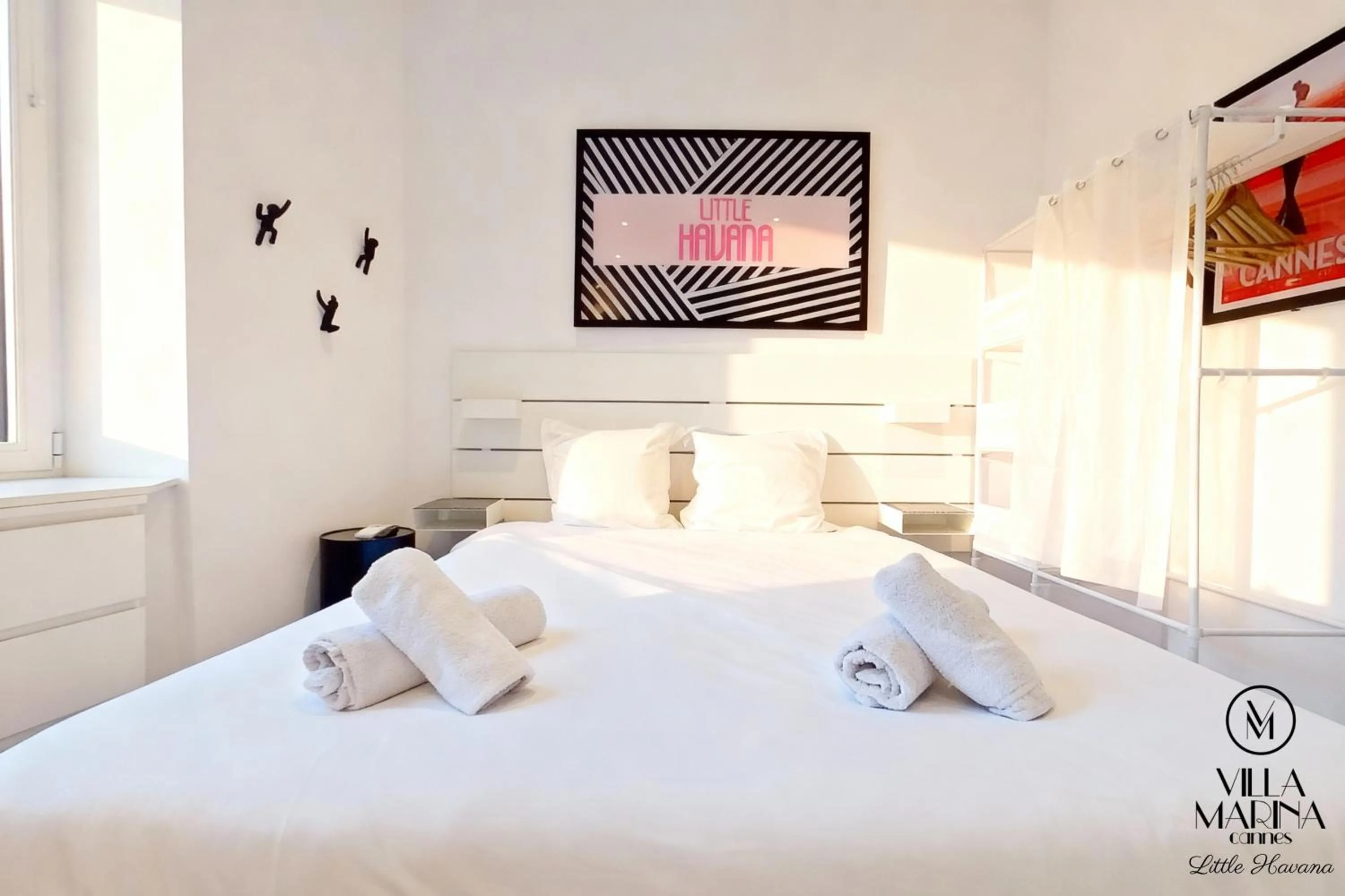 Bed in VILLA MARINA CANNES