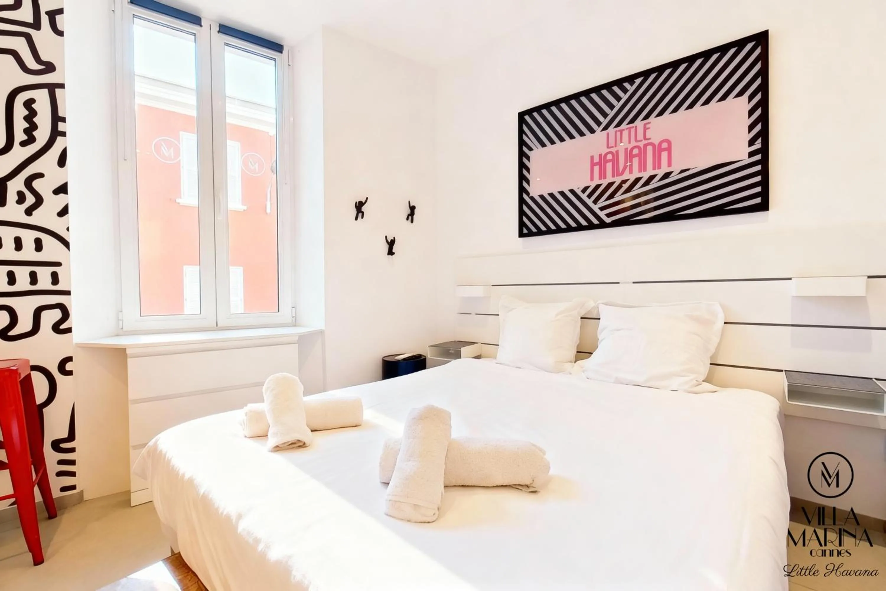 Bed in VILLA MARINA CANNES