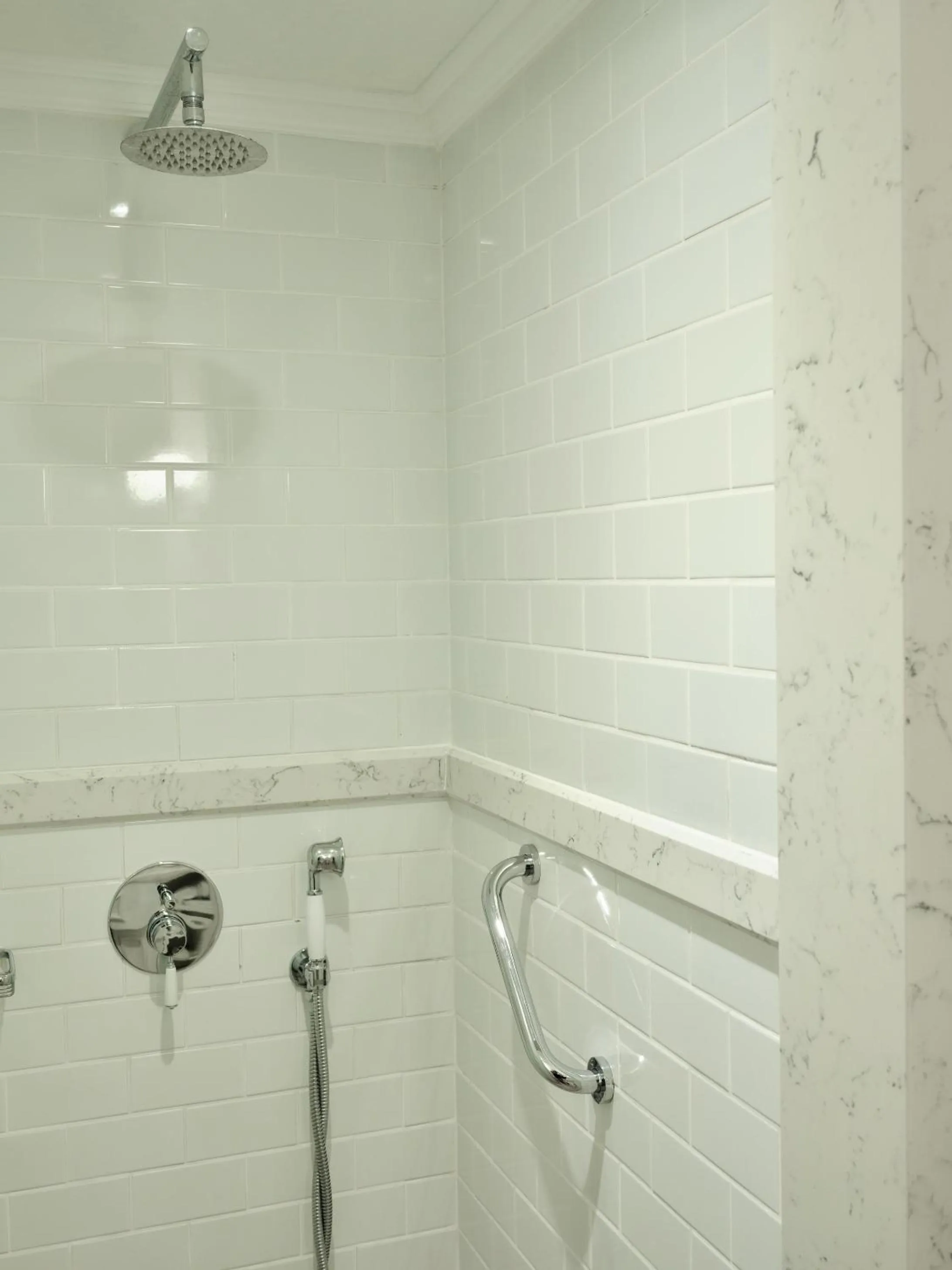 Shower in Pastoral Hotel - Kfar Blum