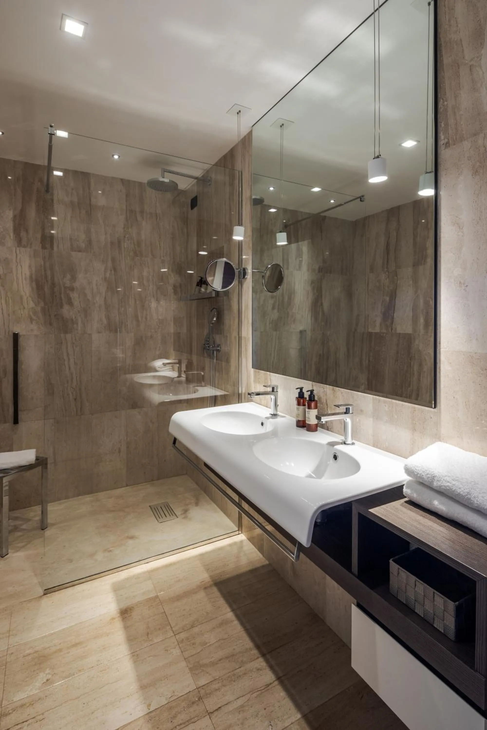 Shower in Cala Cuncheddi - VRetreats