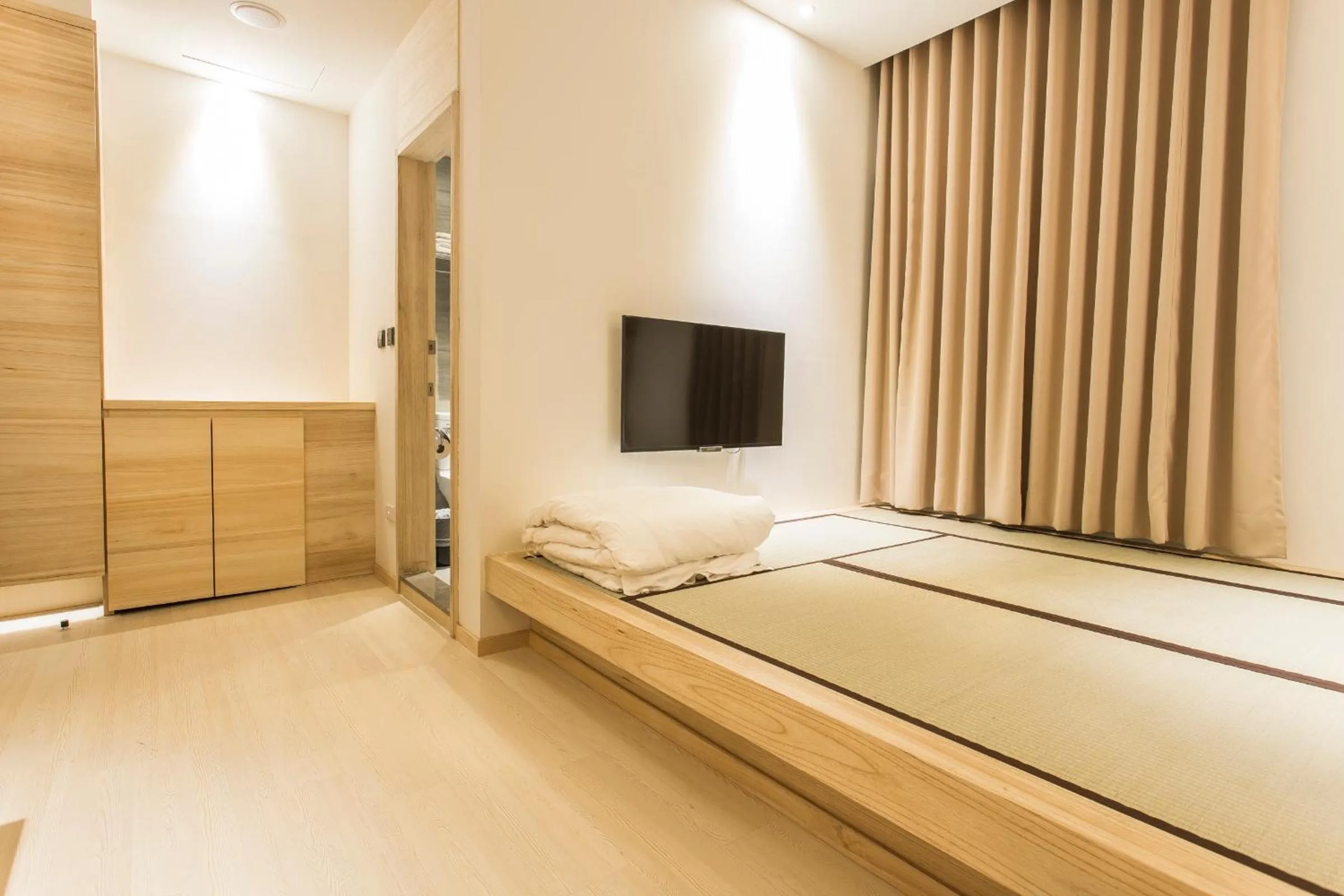 Photo of the whole room, Bed in The Tree House