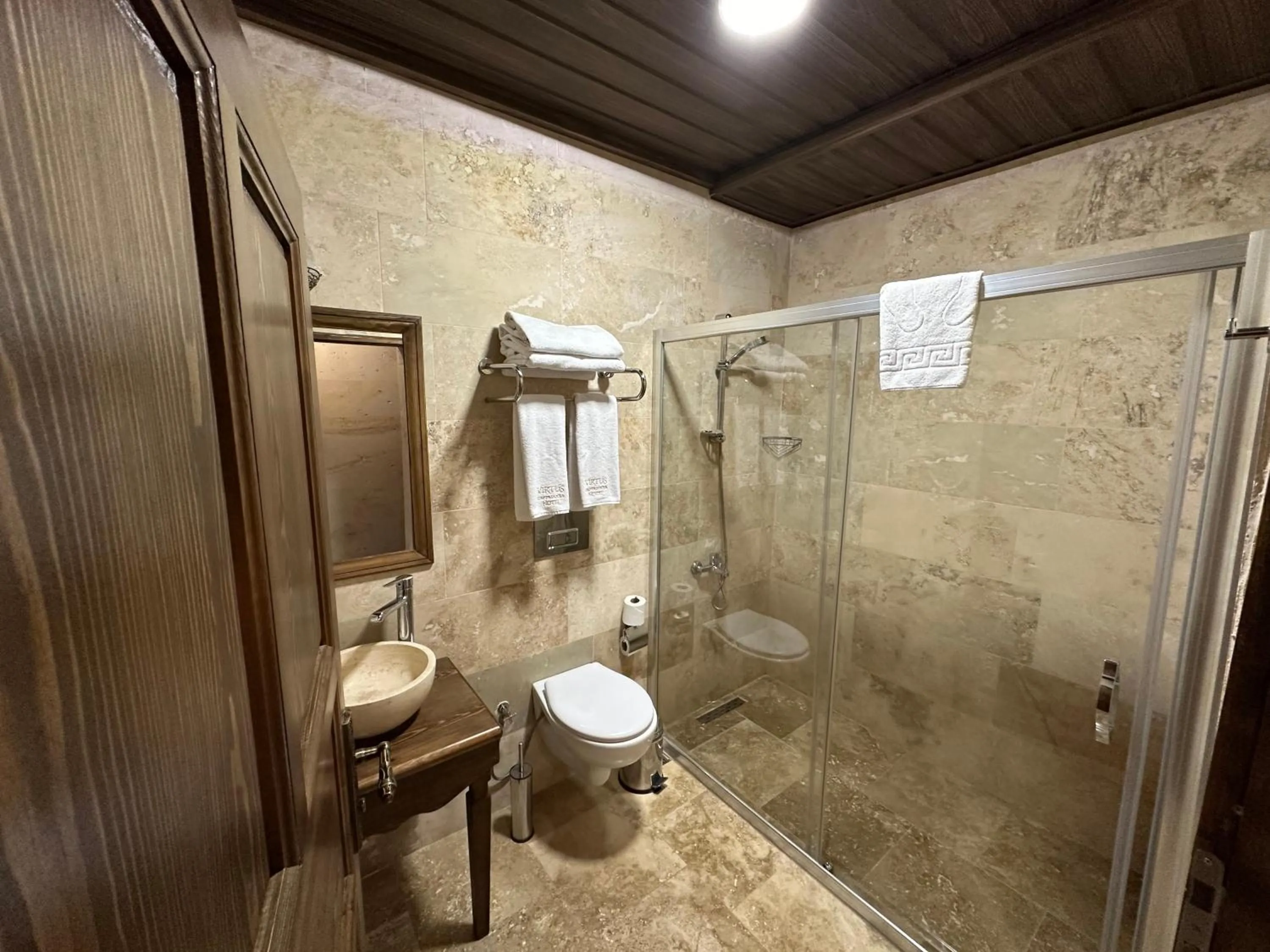 Shower in Virtus Cappadocia Hotel Göreme