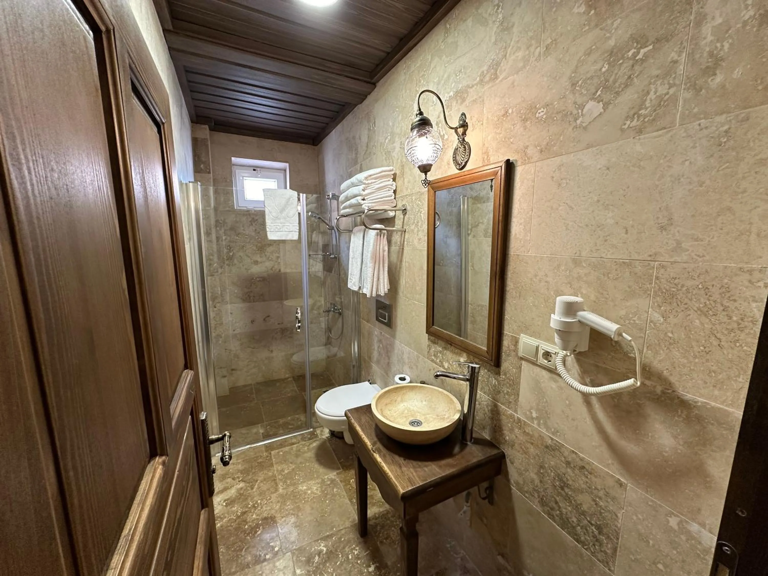 Shower in Virtus Cappadocia Hotel Göreme