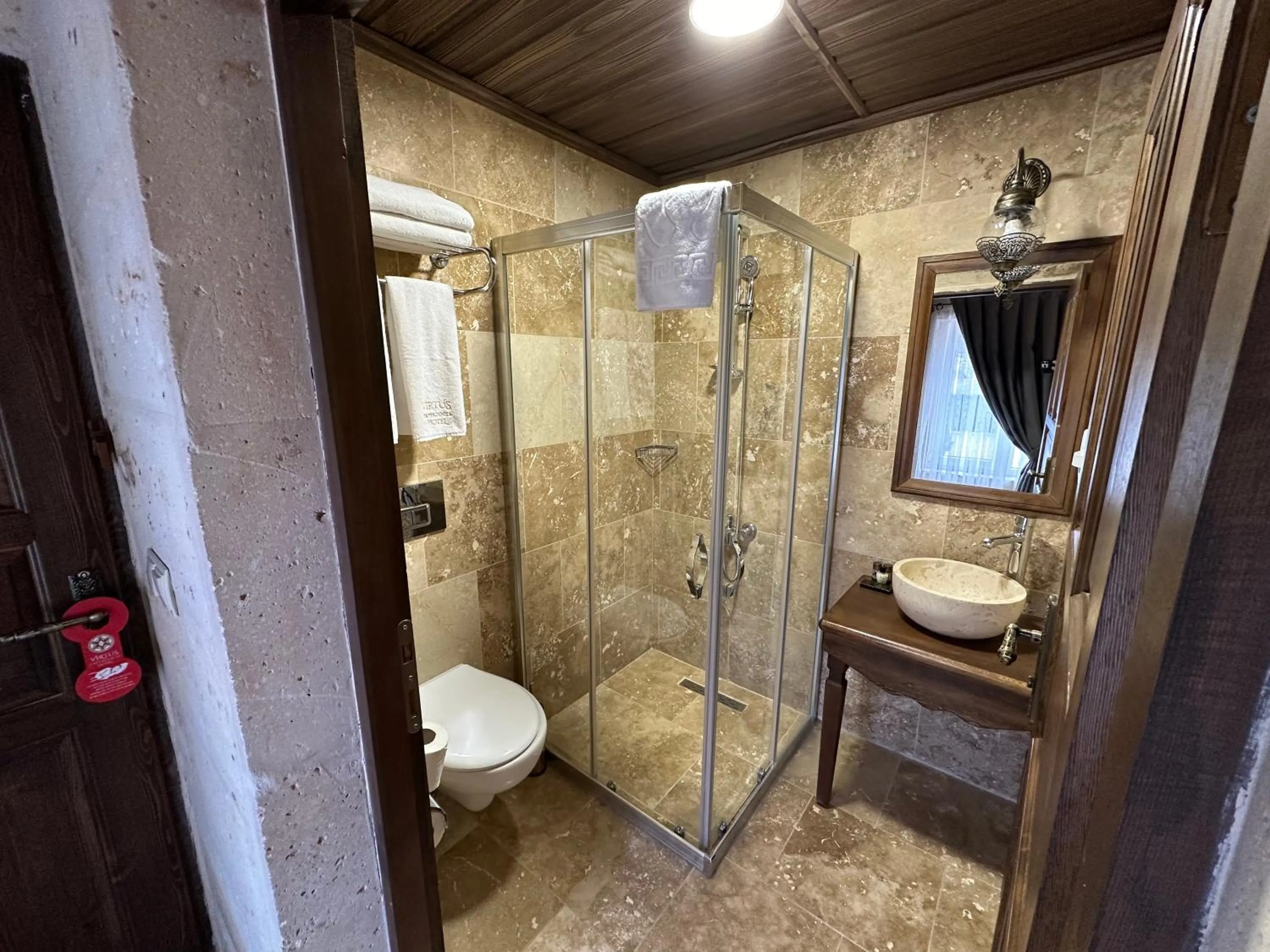 Shower in Virtus Cappadocia Hotel Göreme