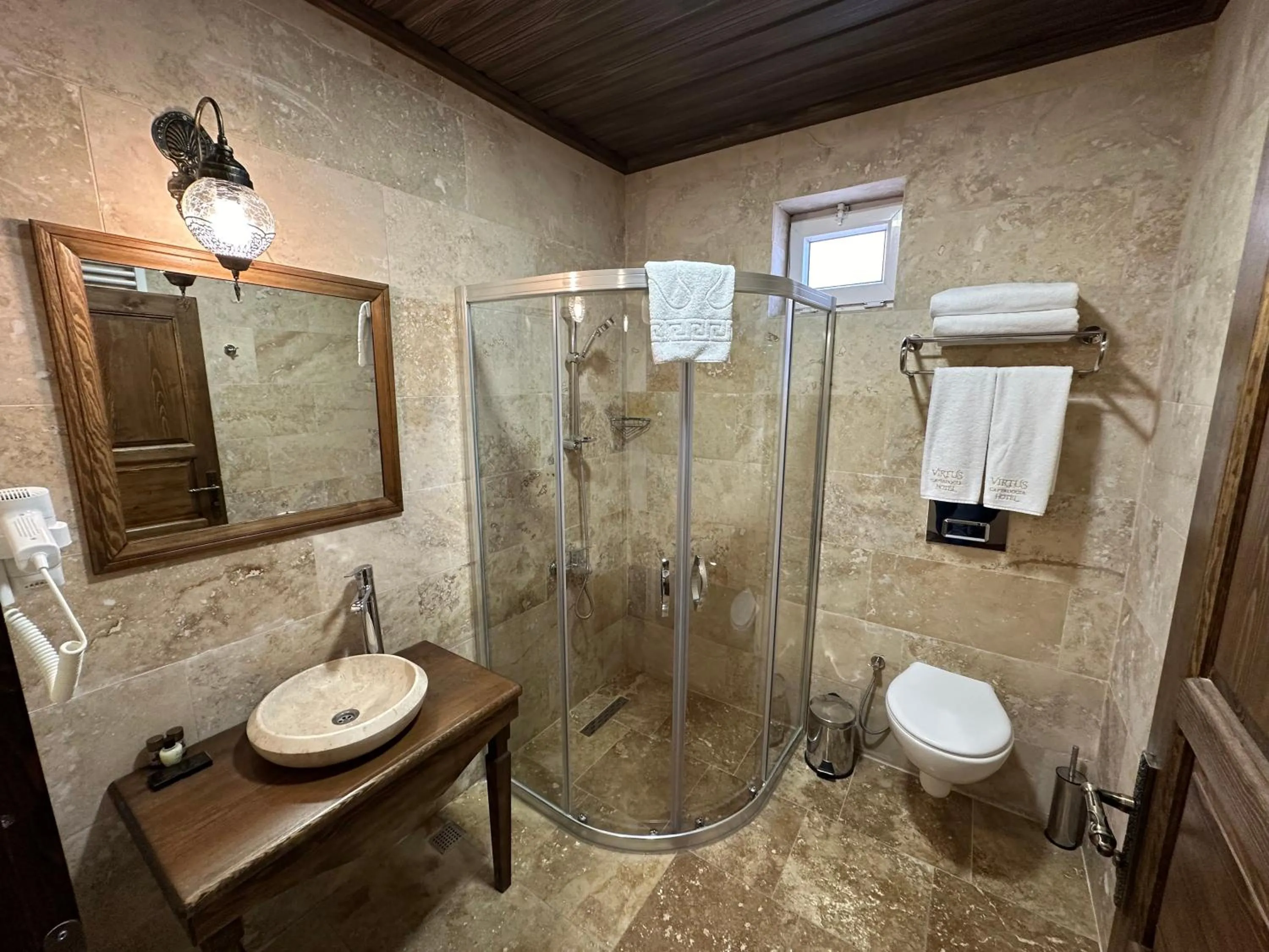 Shower in Virtus Cappadocia Hotel Göreme