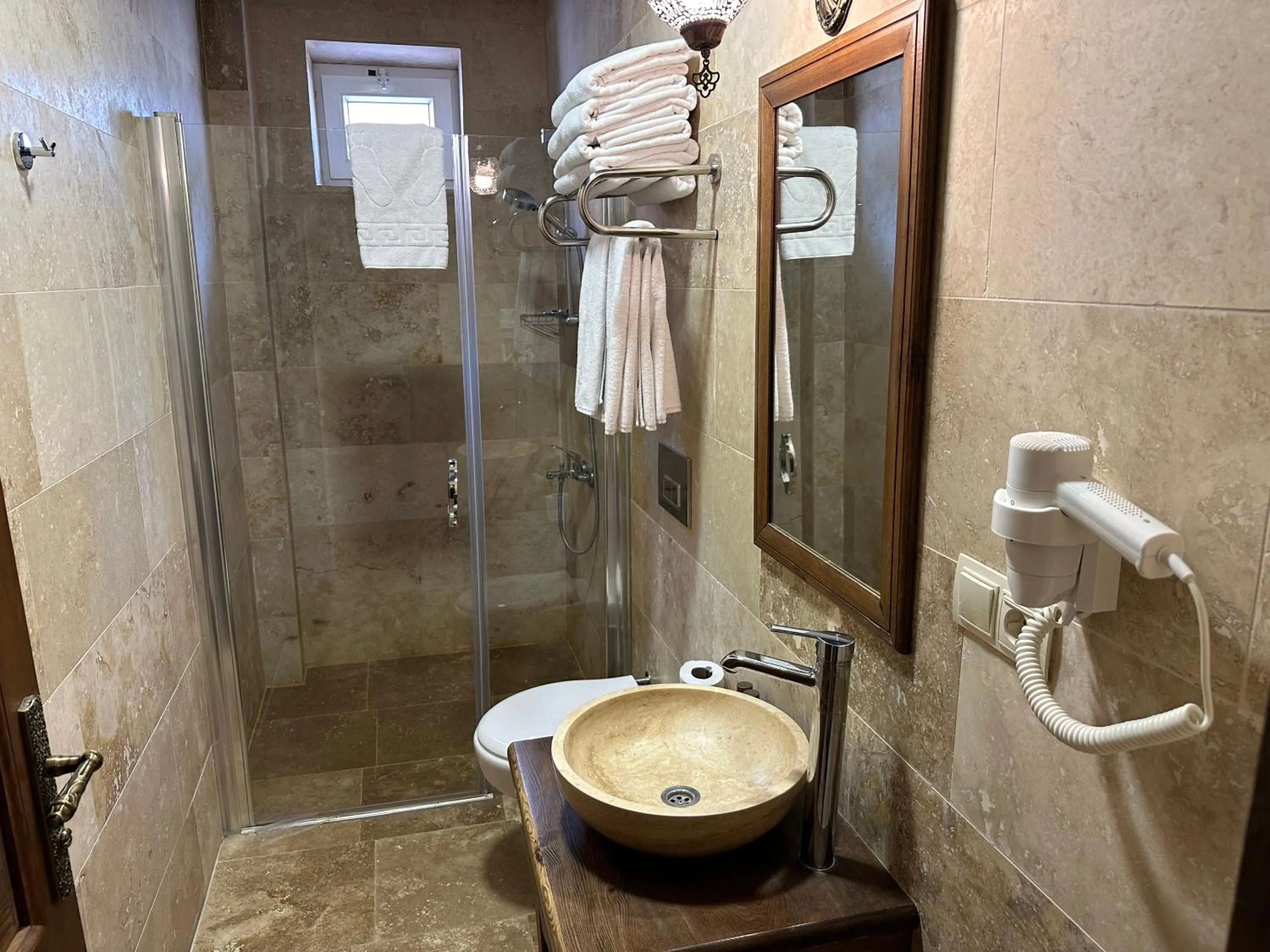 Shower in Virtus Cappadocia Hotel Göreme