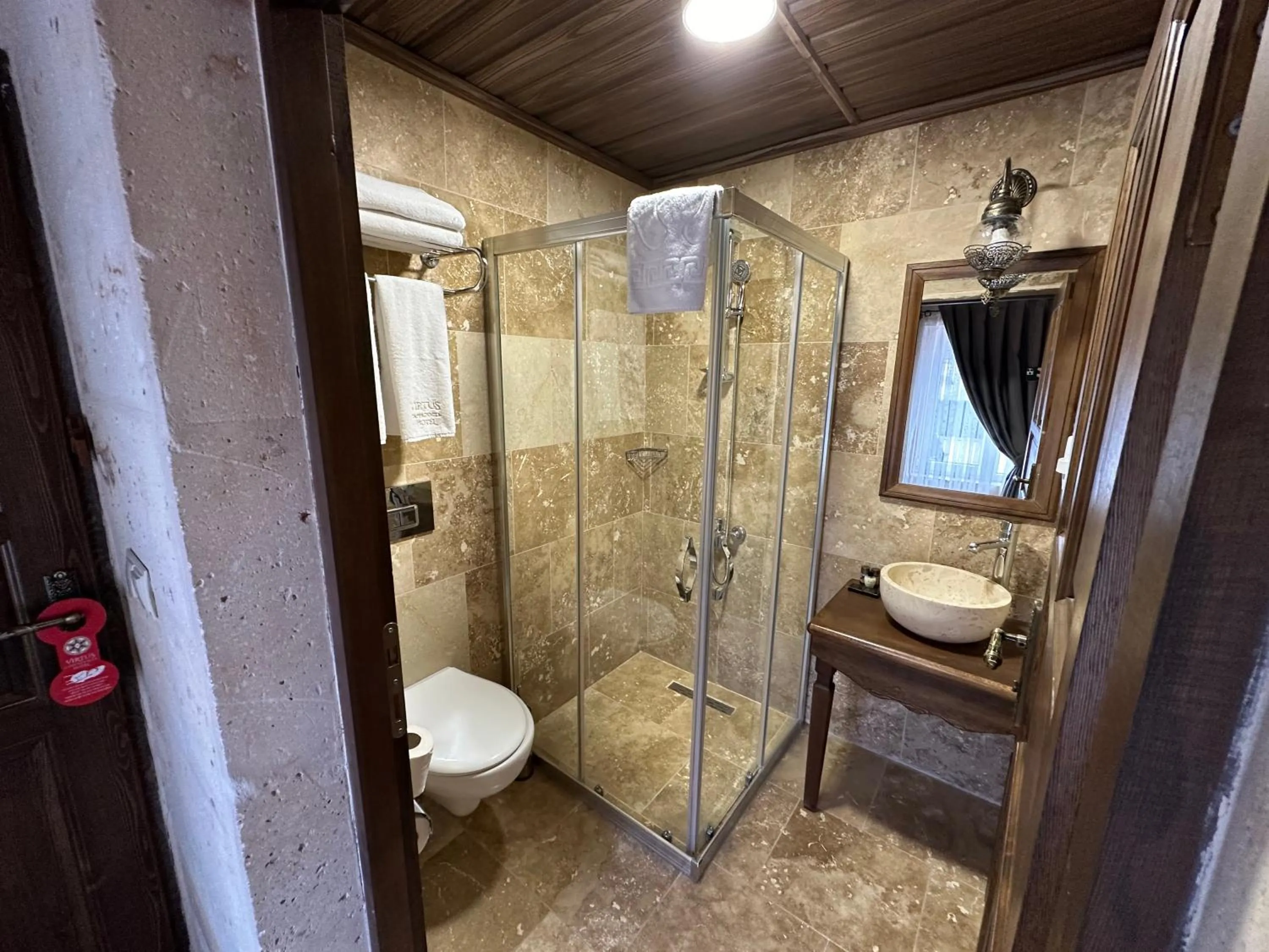 Shower in Virtus Cappadocia Hotel Göreme