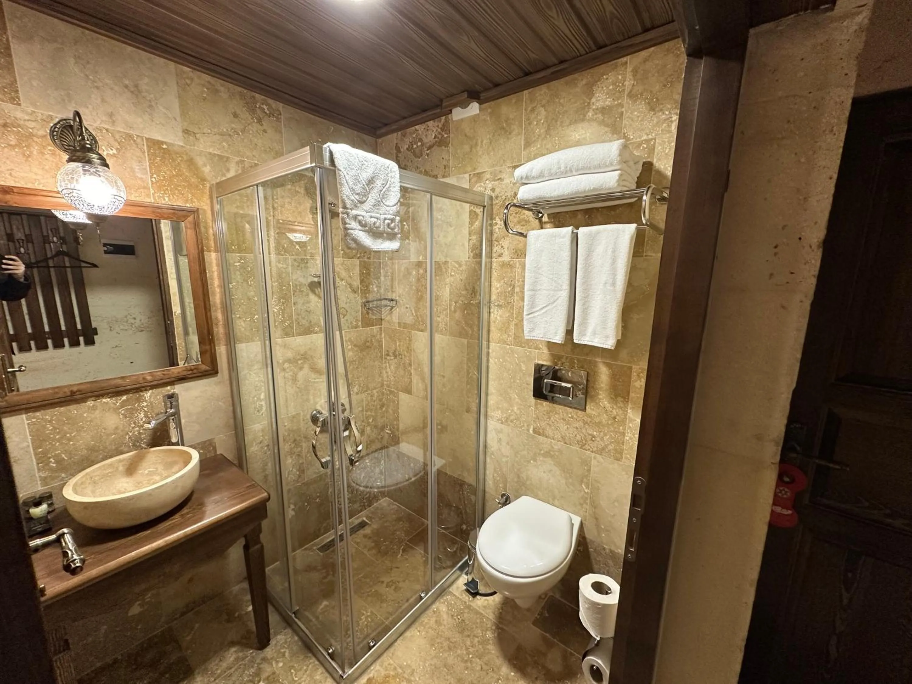 Shower in Virtus Cappadocia Hotel Göreme