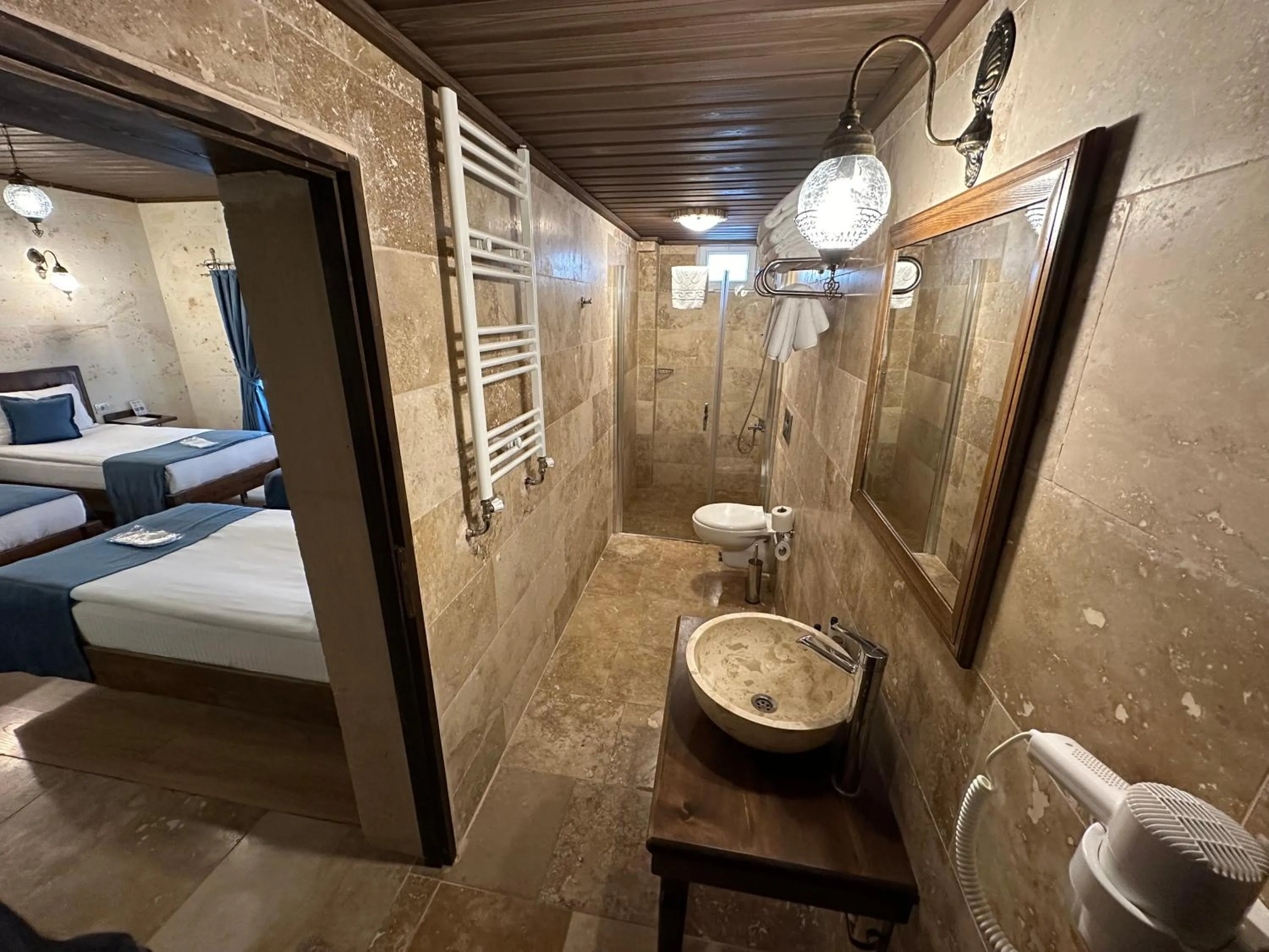 Shower, Bed in Virtus Cappadocia Hotel Göreme