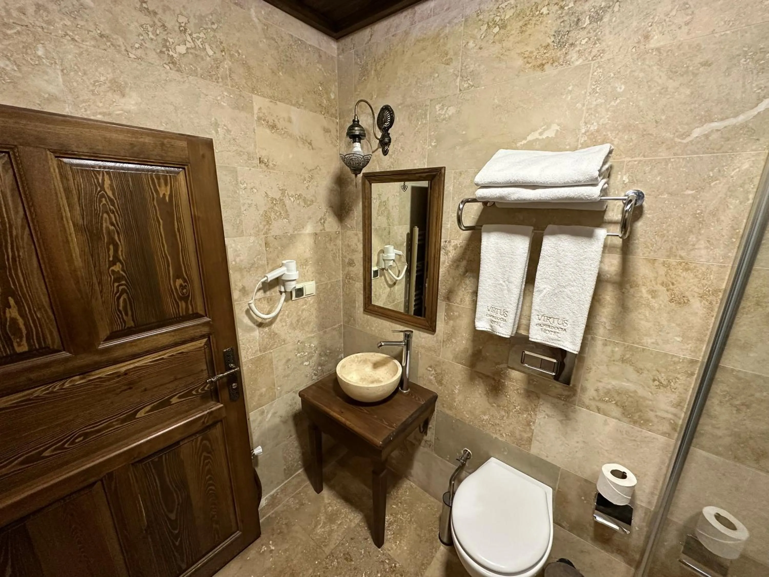 Shower in Virtus Cappadocia Hotel Göreme