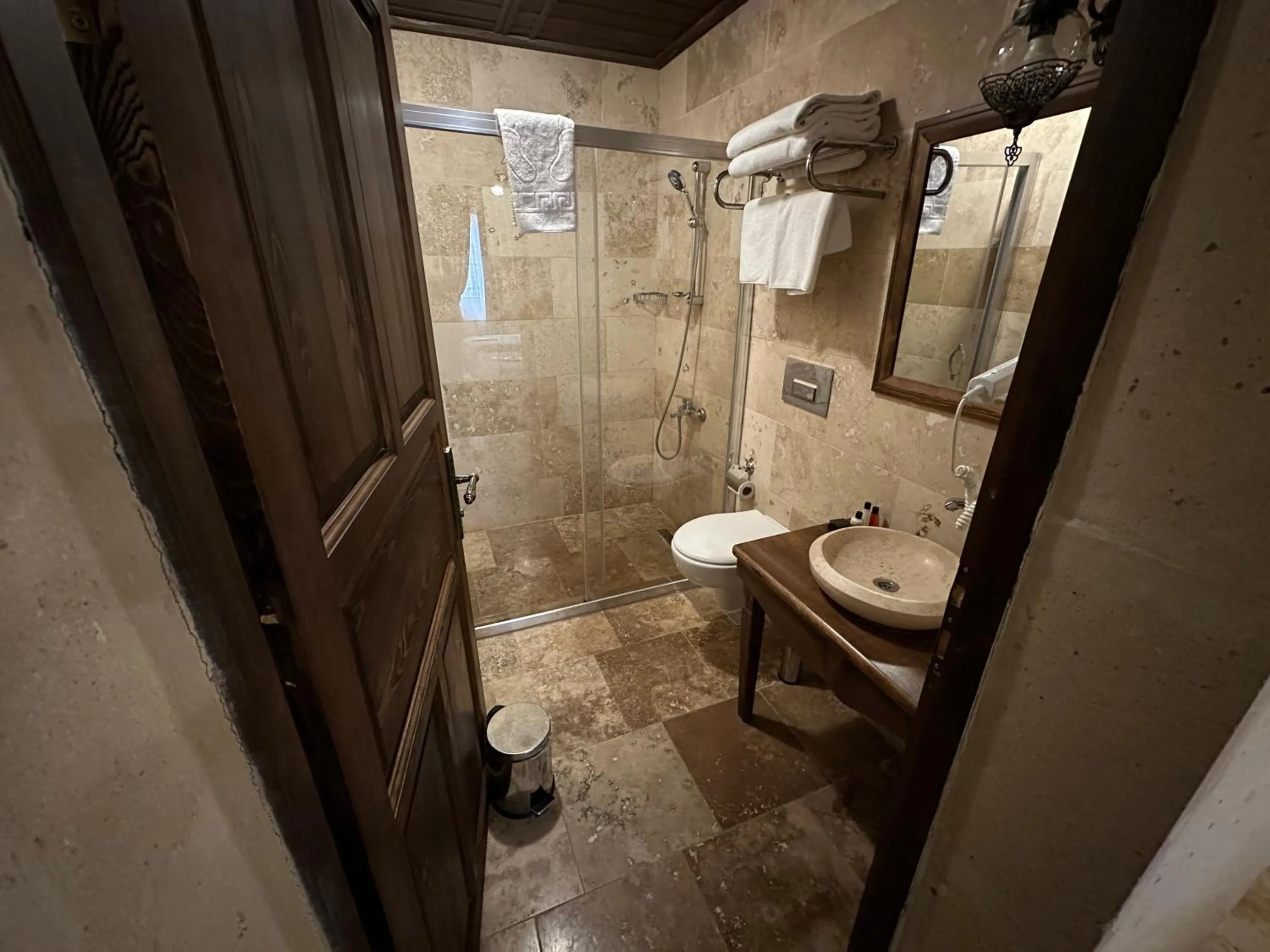 Shower in Virtus Cappadocia Hotel Göreme