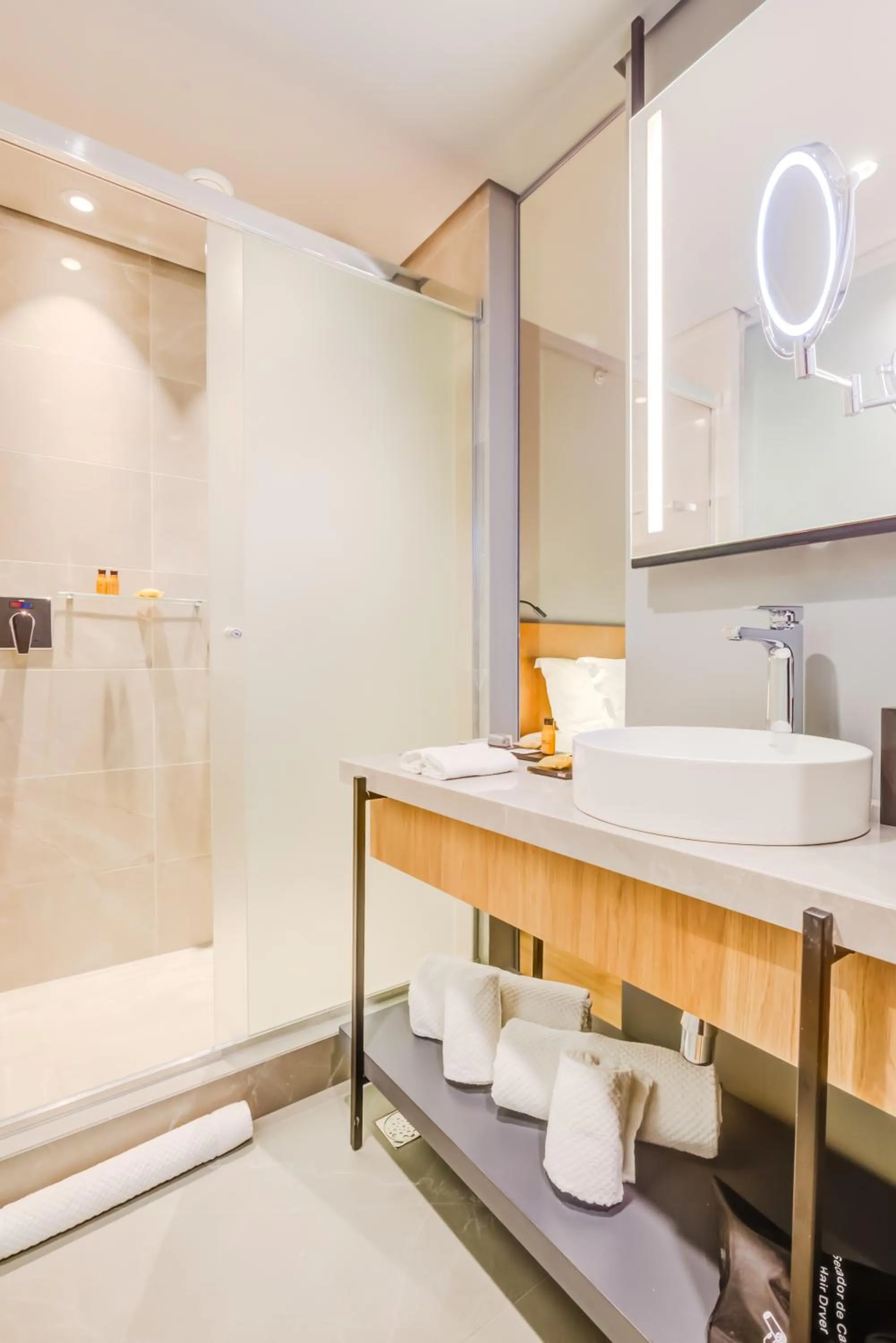 Bathroom in DoubleTree by Hilton Porto Alegre