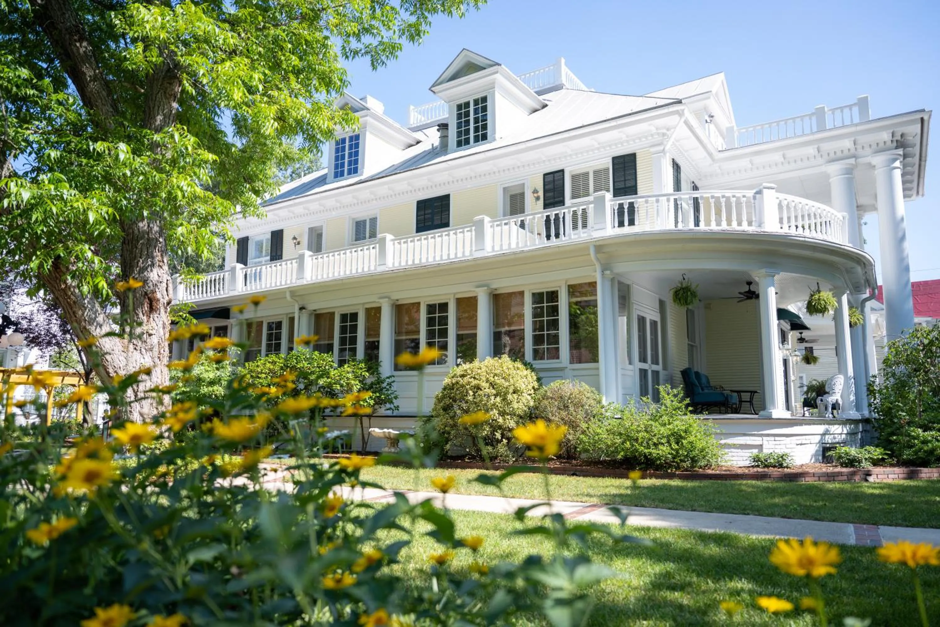Property building in The Edenton Collection-The Granville Queen Inn