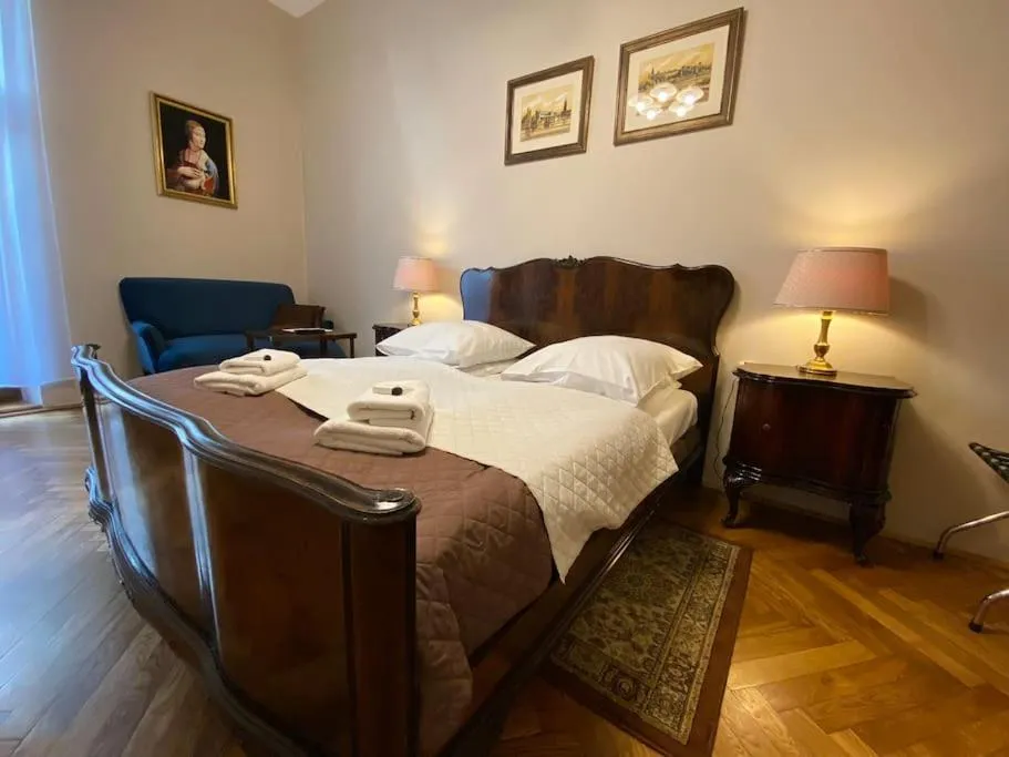 Bed in Aparthotel Maria