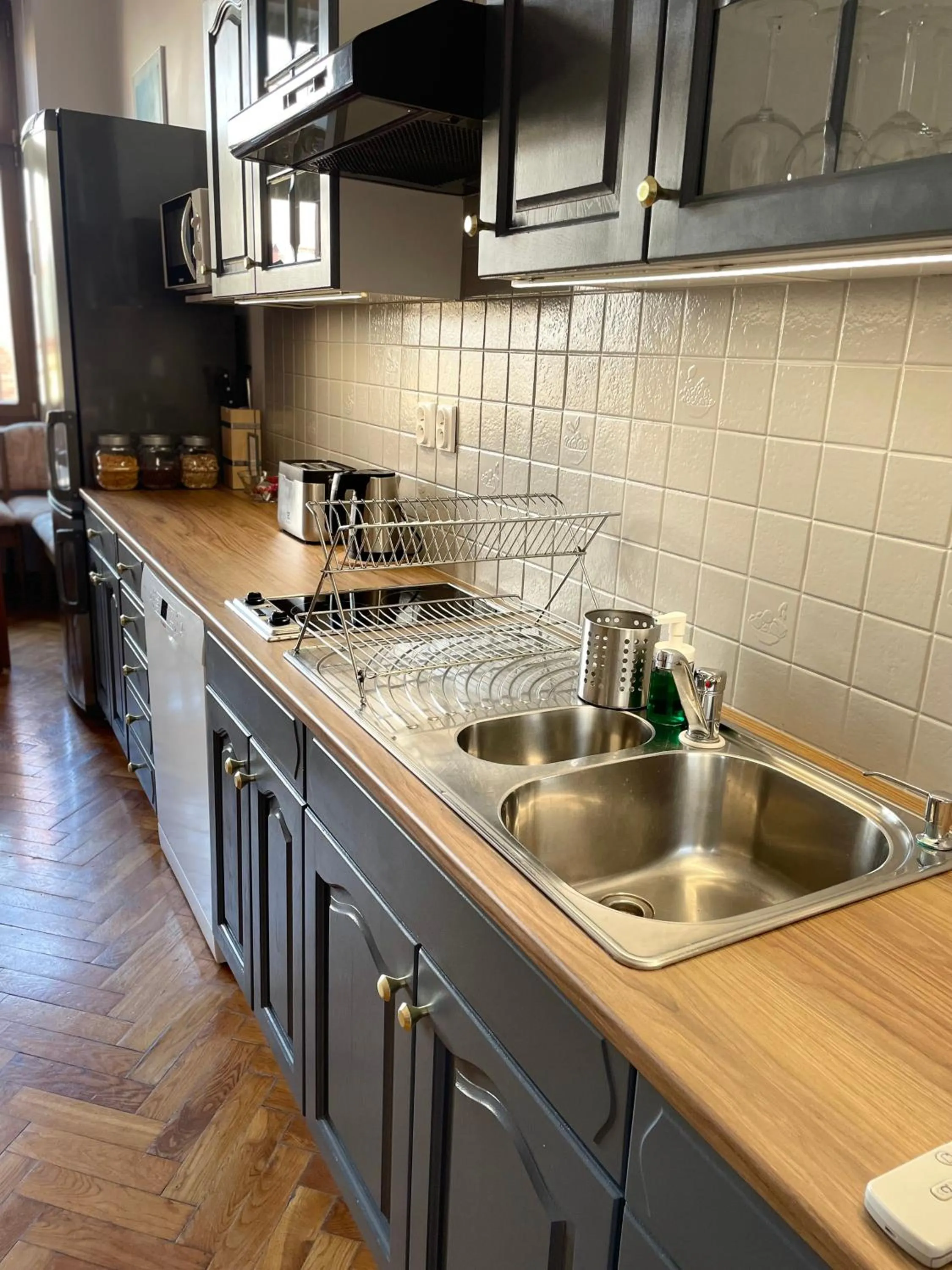 Kitchen or kitchenette in Aparthotel Maria