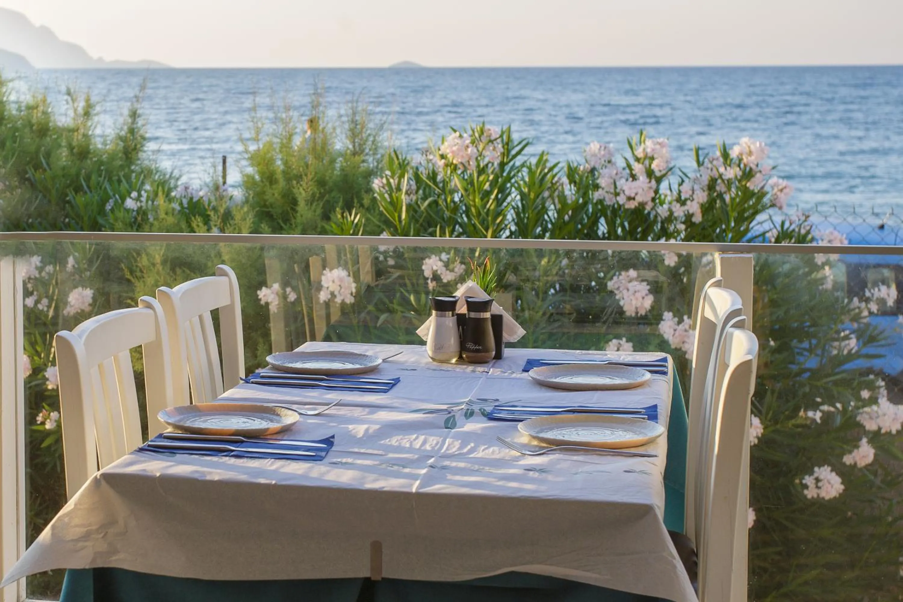 Restaurant/places to eat in Seaside Gouves