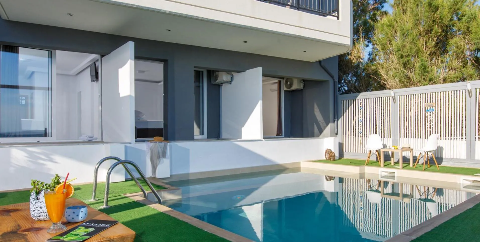Property building in Seaside Gouves