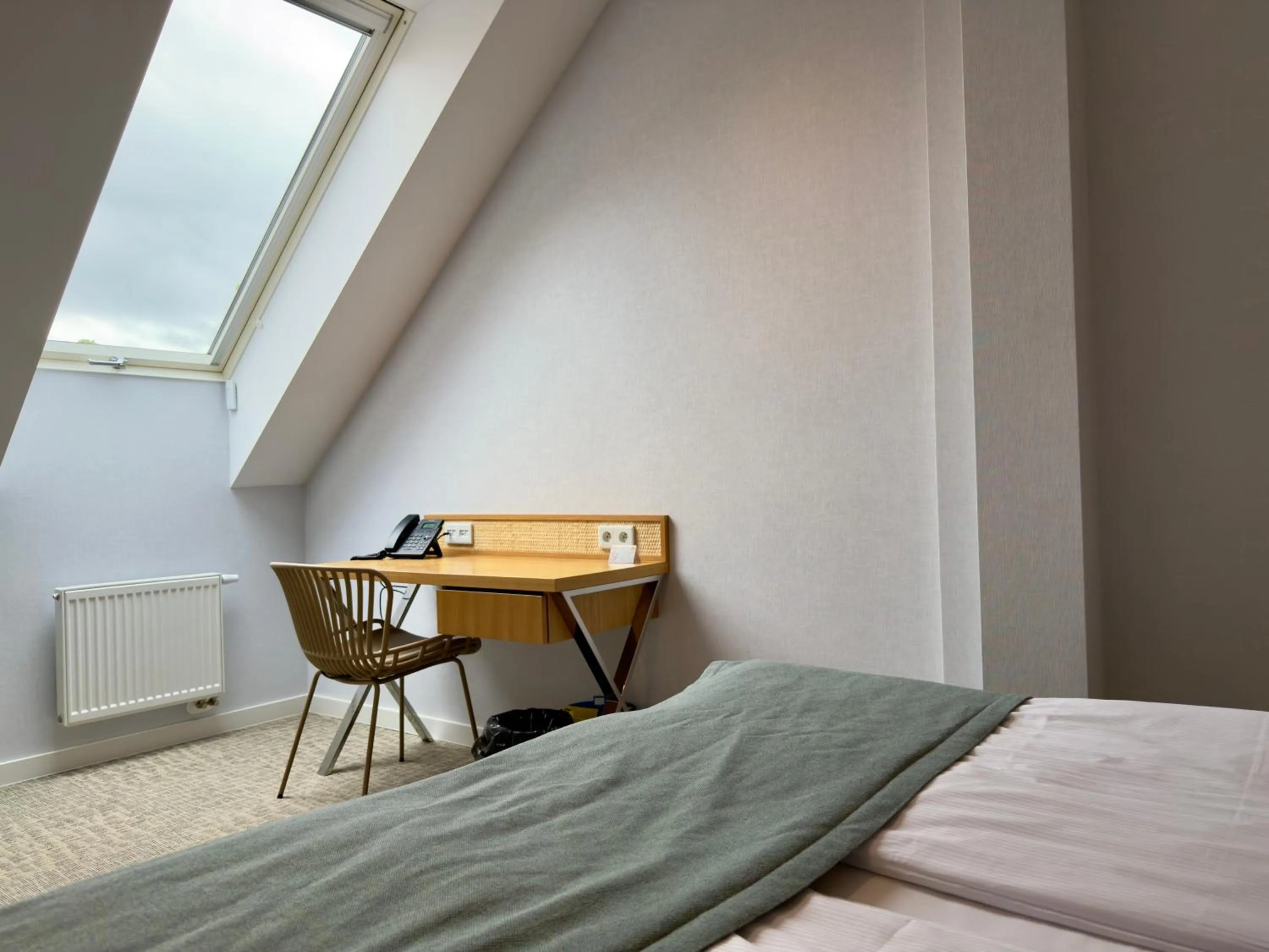 Bed in Hotel Zhong Hua