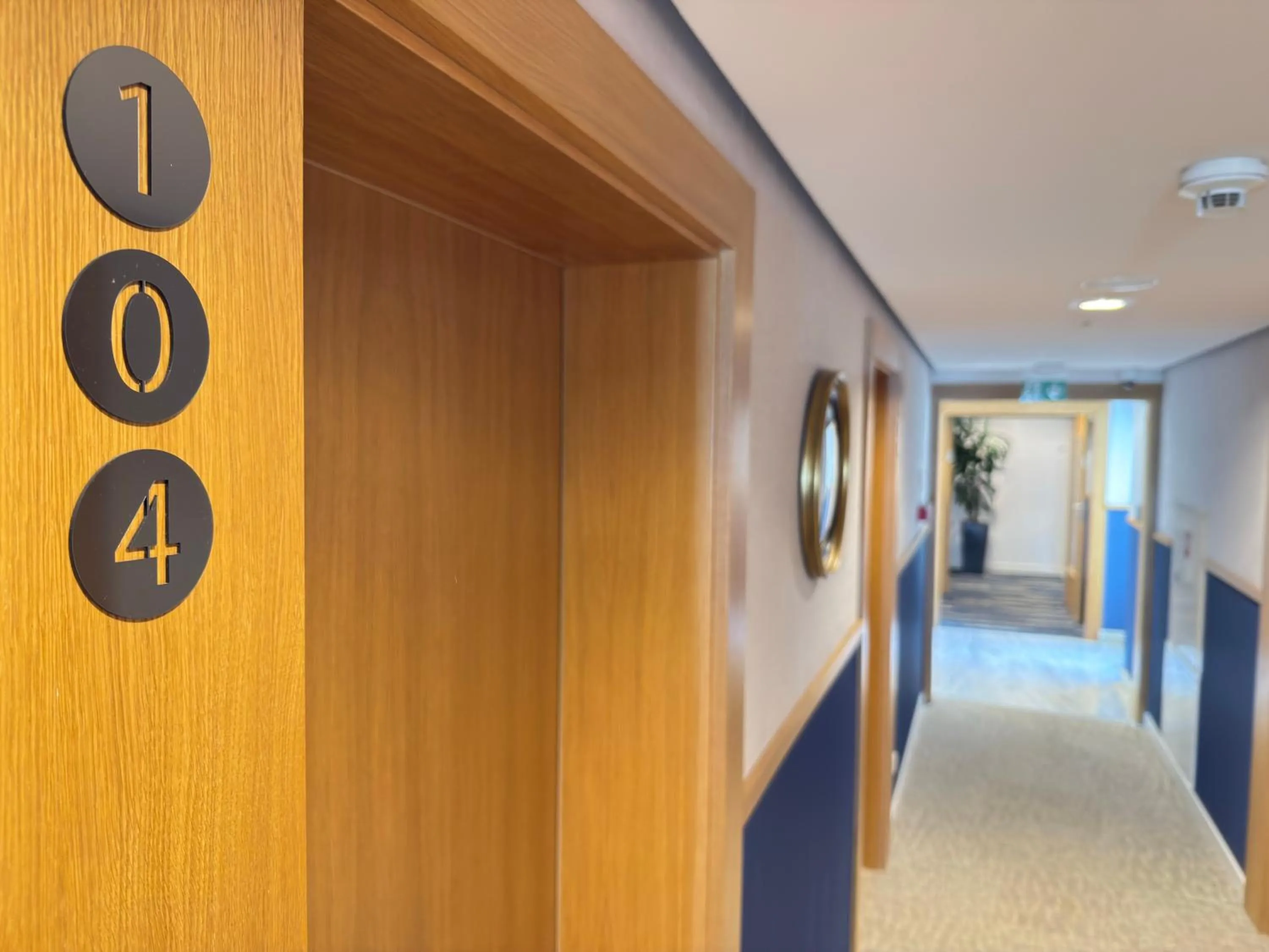 Property building in Hotel Zhong Hua