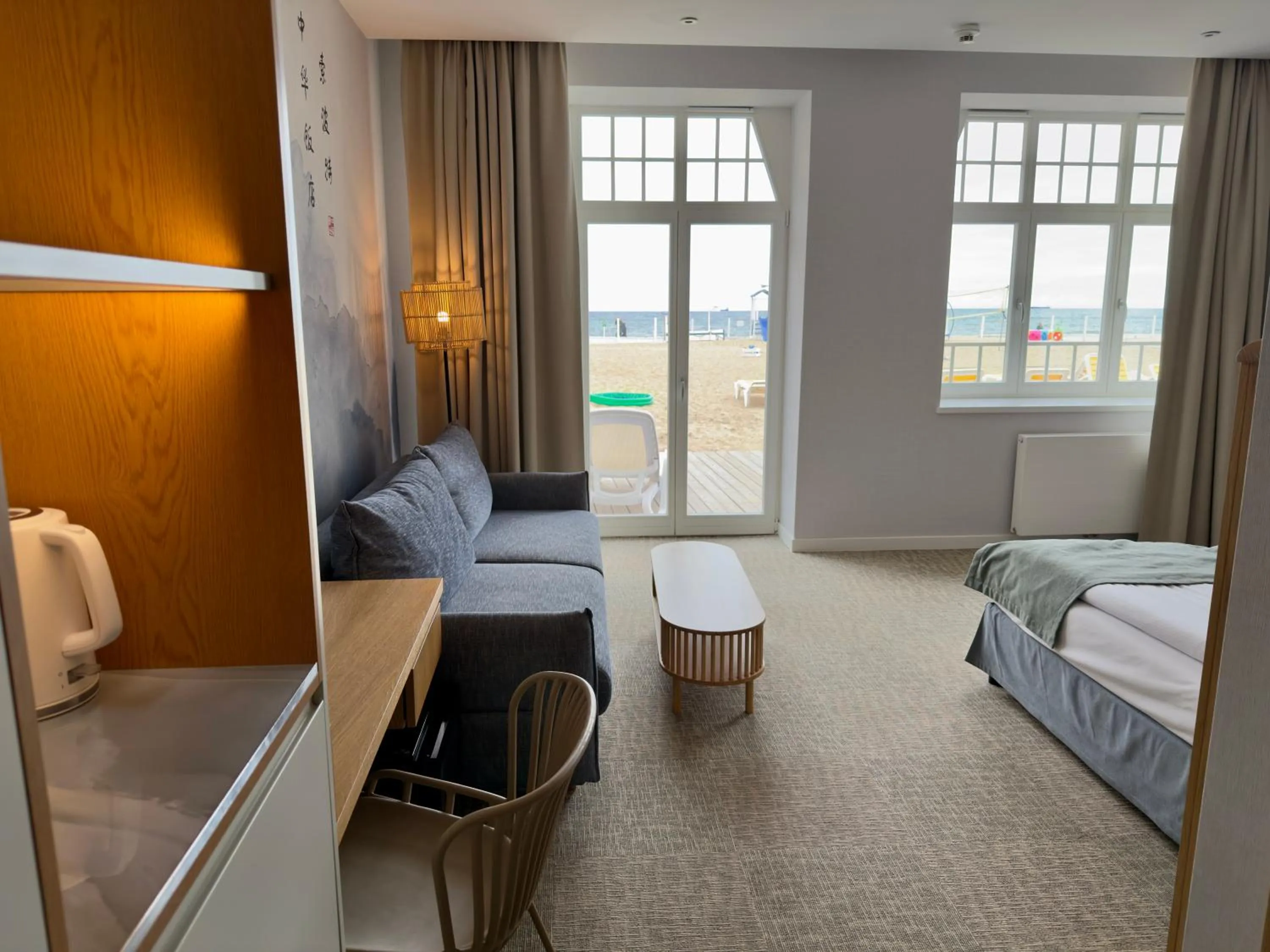 Photo of the whole room, Bed in Hotel Zhong Hua