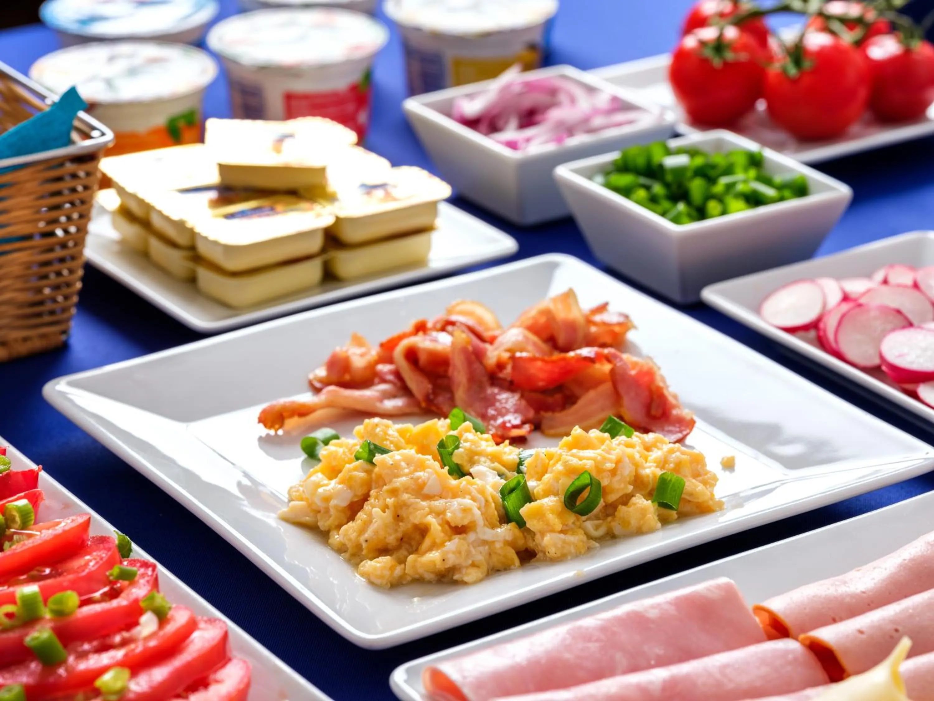 Food and drinks in Kosmopolita Rooms