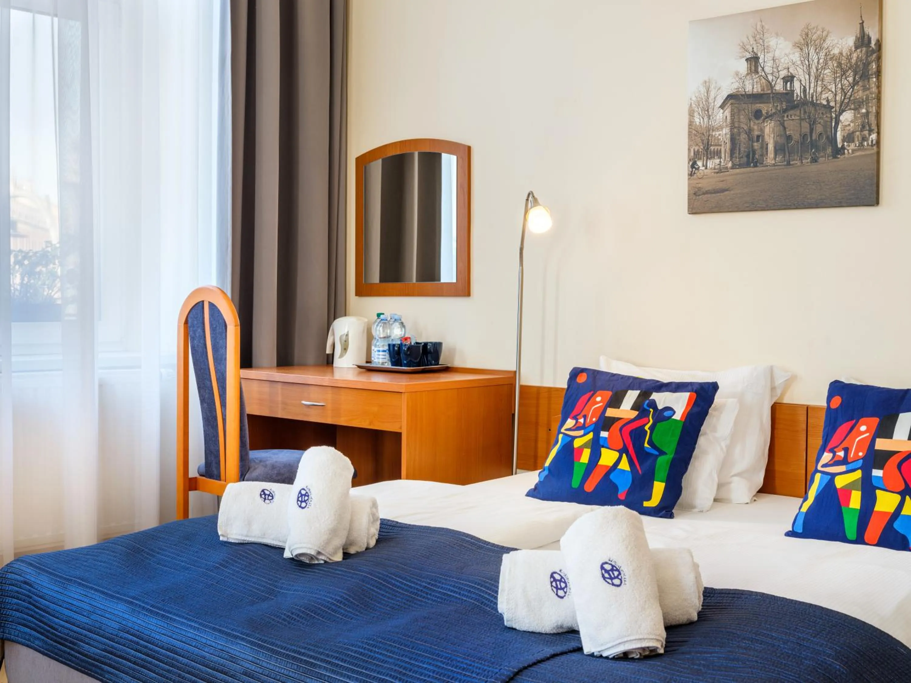 Photo of the whole room, Bed in Kosmopolita Rooms