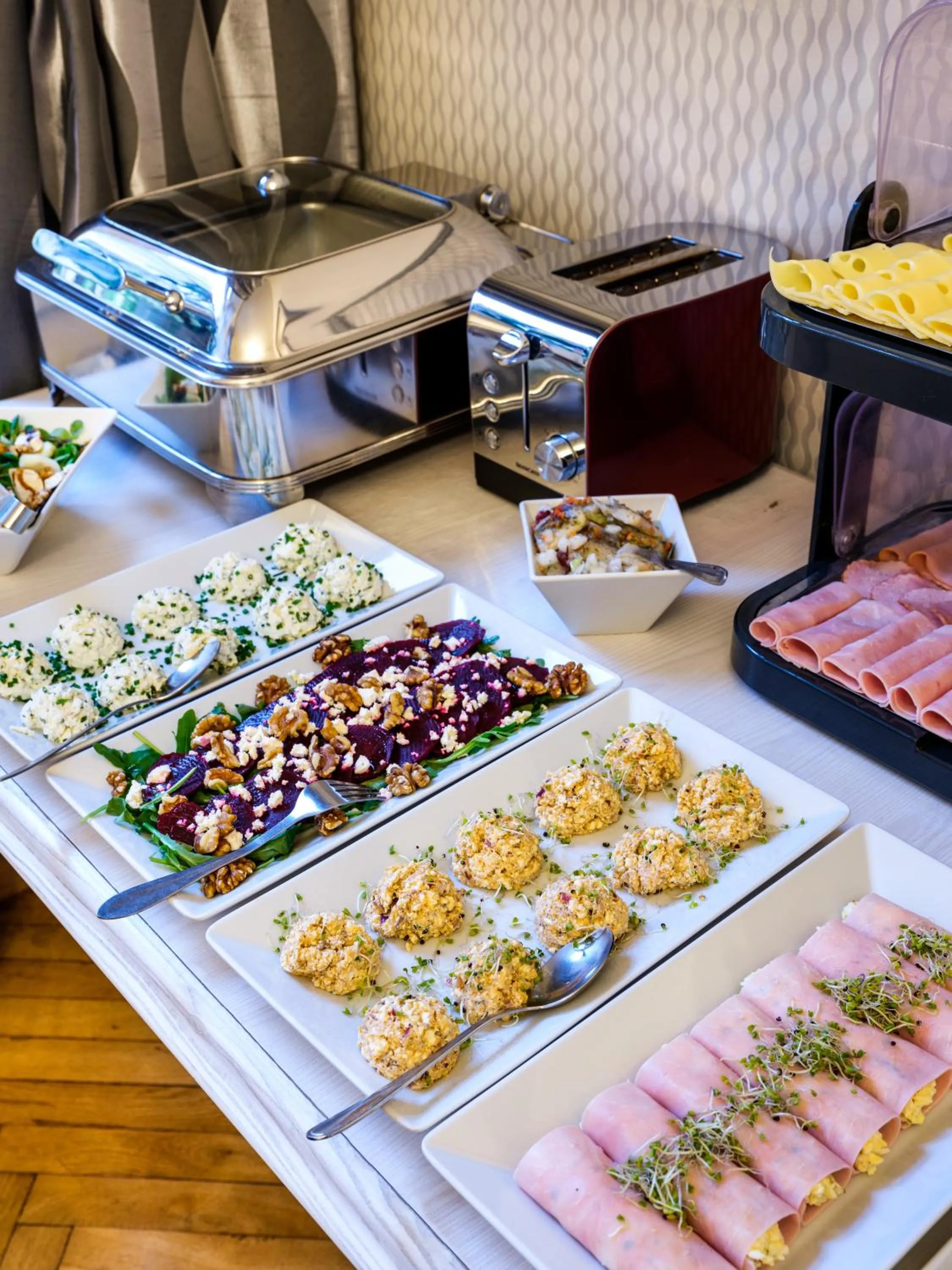 Food and drinks in Kosmopolita Rooms