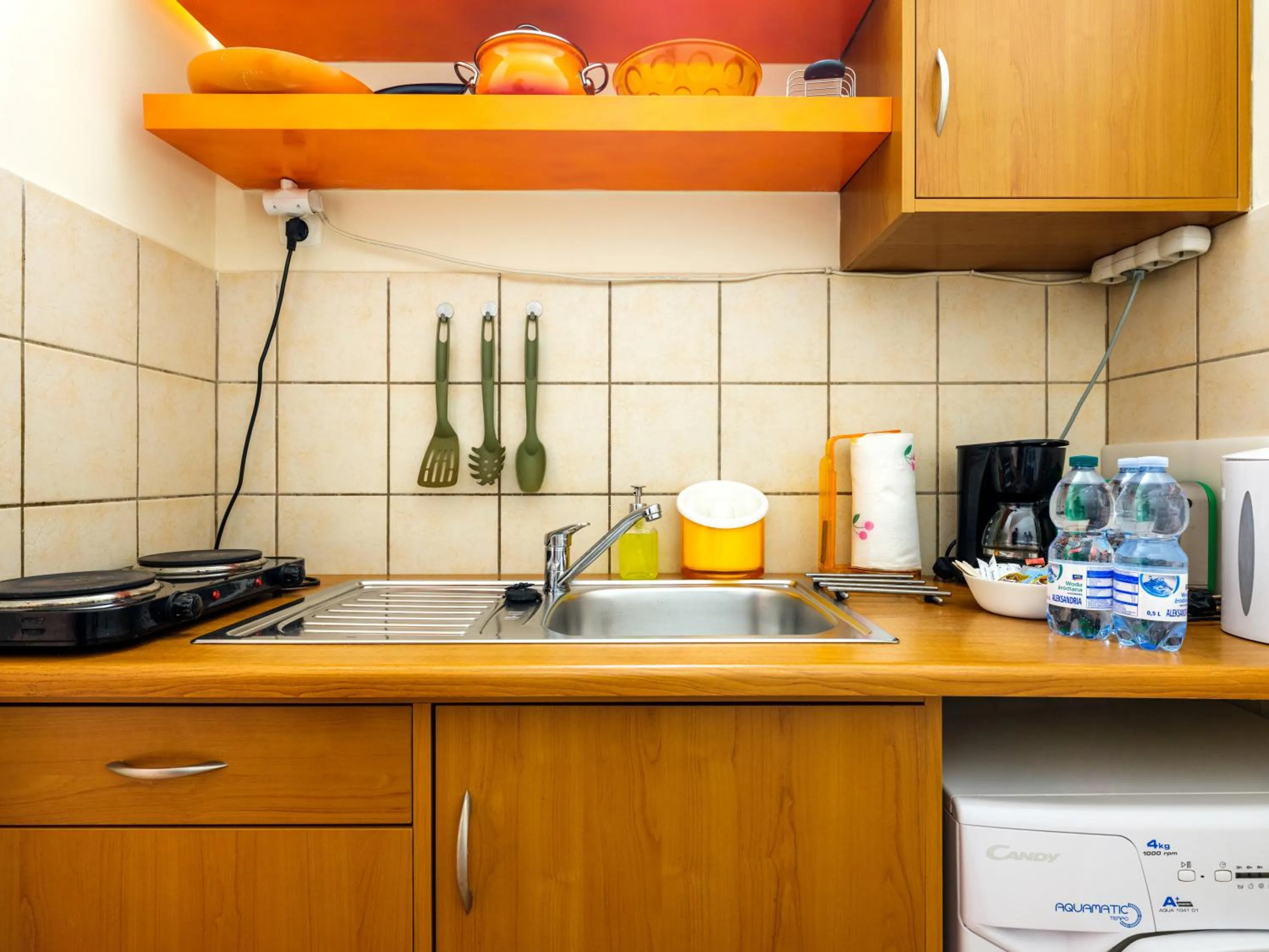 Coffee/tea facilities in Kosmopolita Rooms