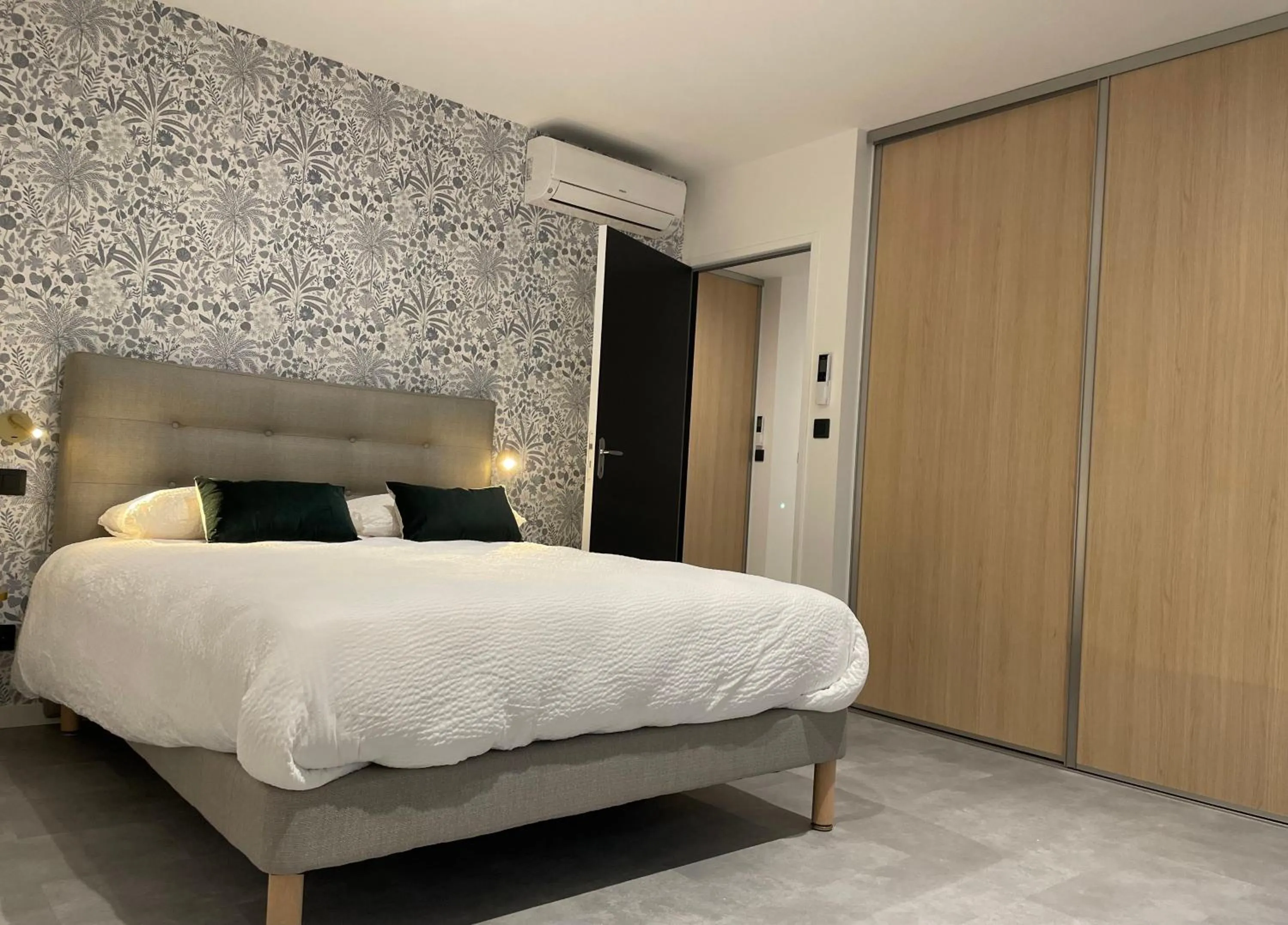Bedroom, Bed in Le Loft de l hotel Dieu