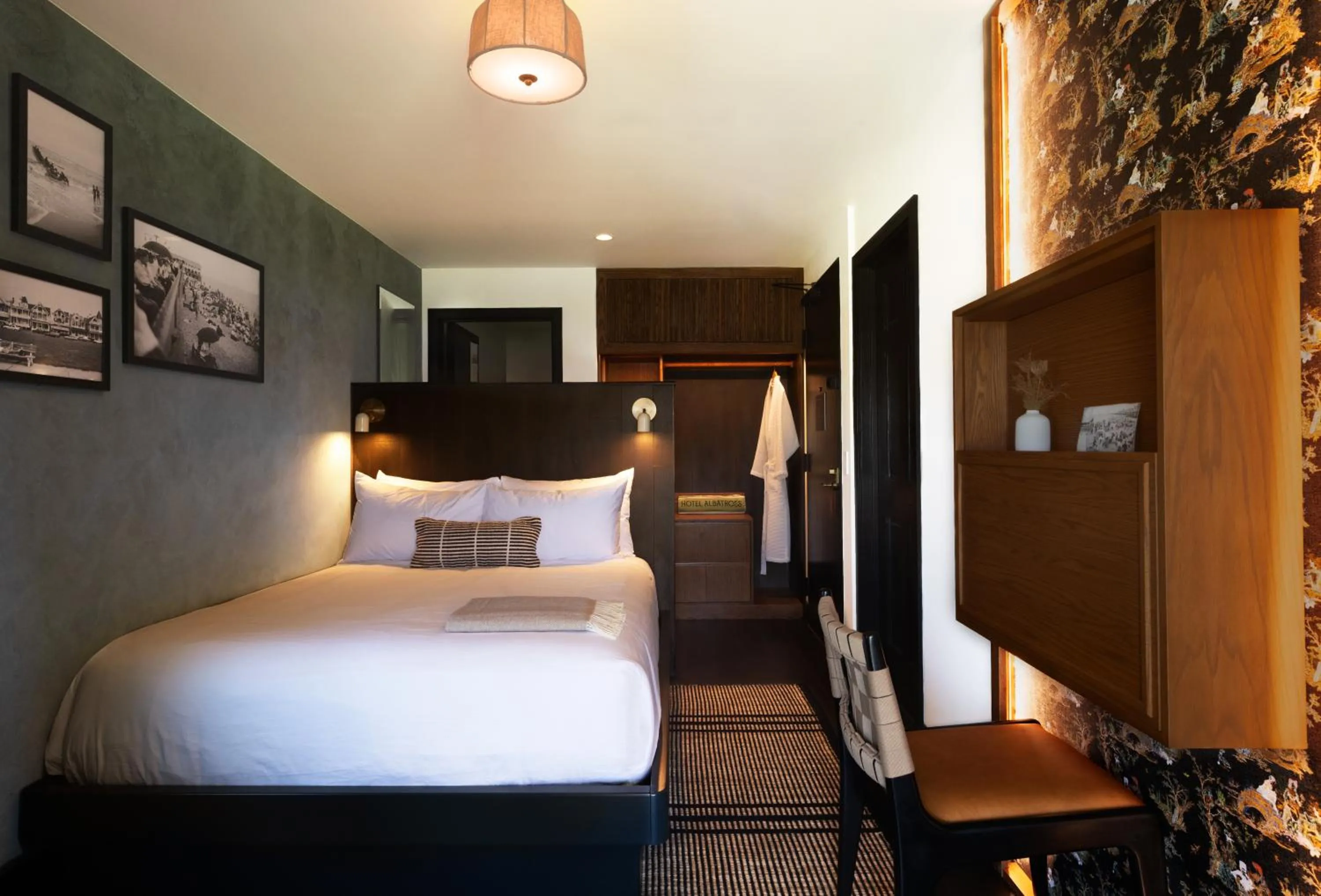 Queen Room with Balcony in Hotel Albatross