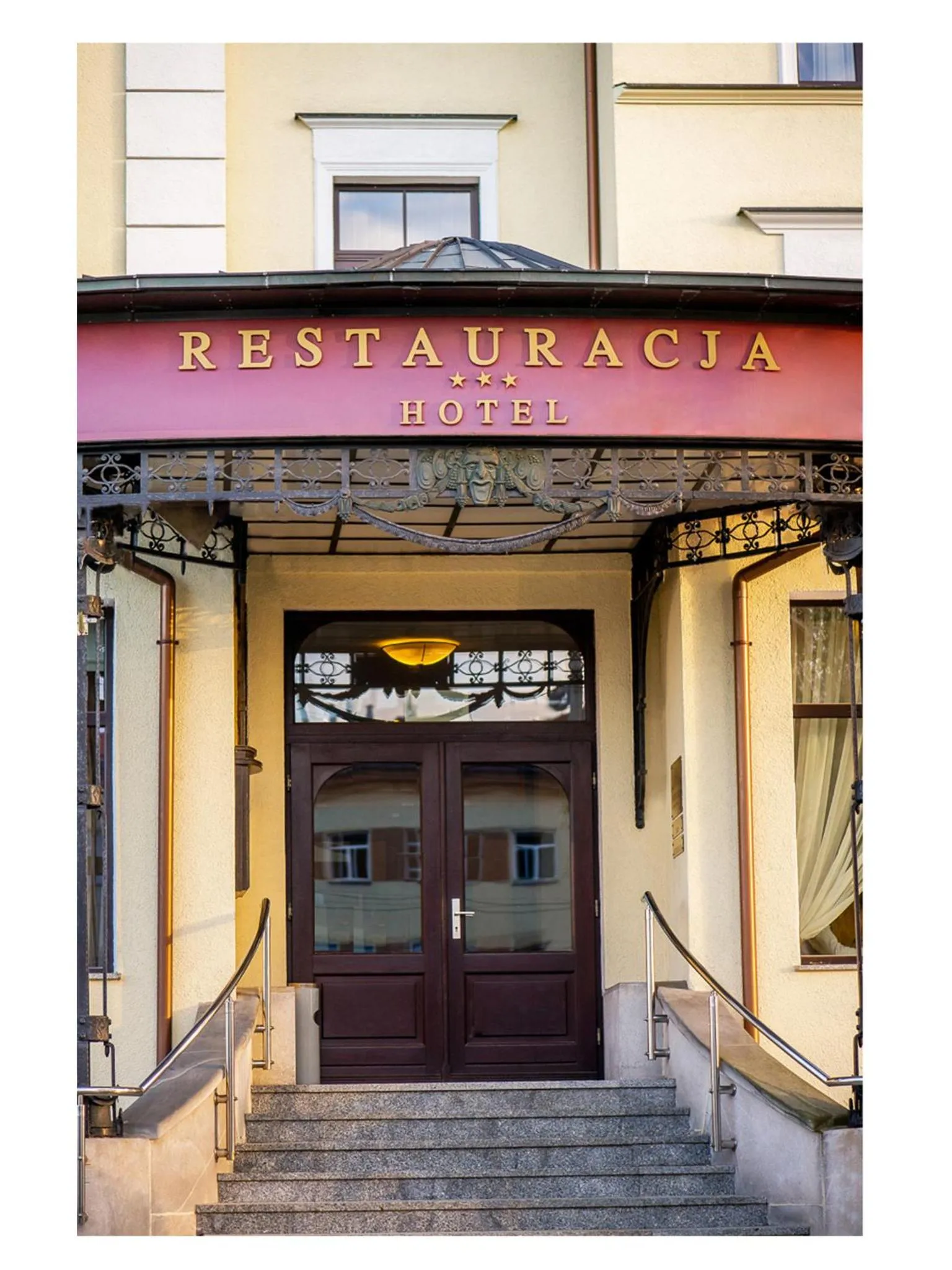 Facade/entrance in Hotel Fenix