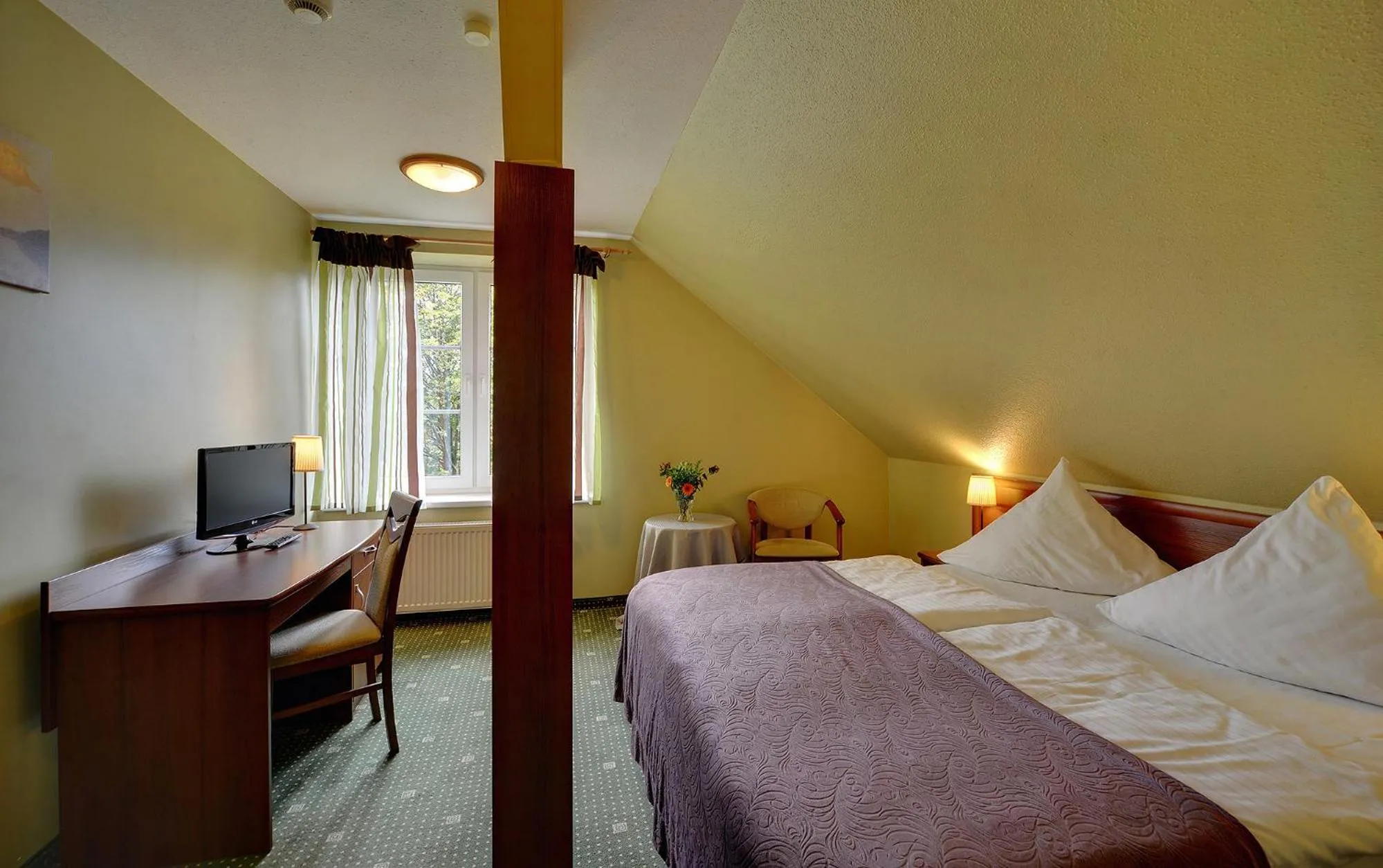 Photo of the whole room, Bed in Hotel Belweder - przy hotelu Golebiewski