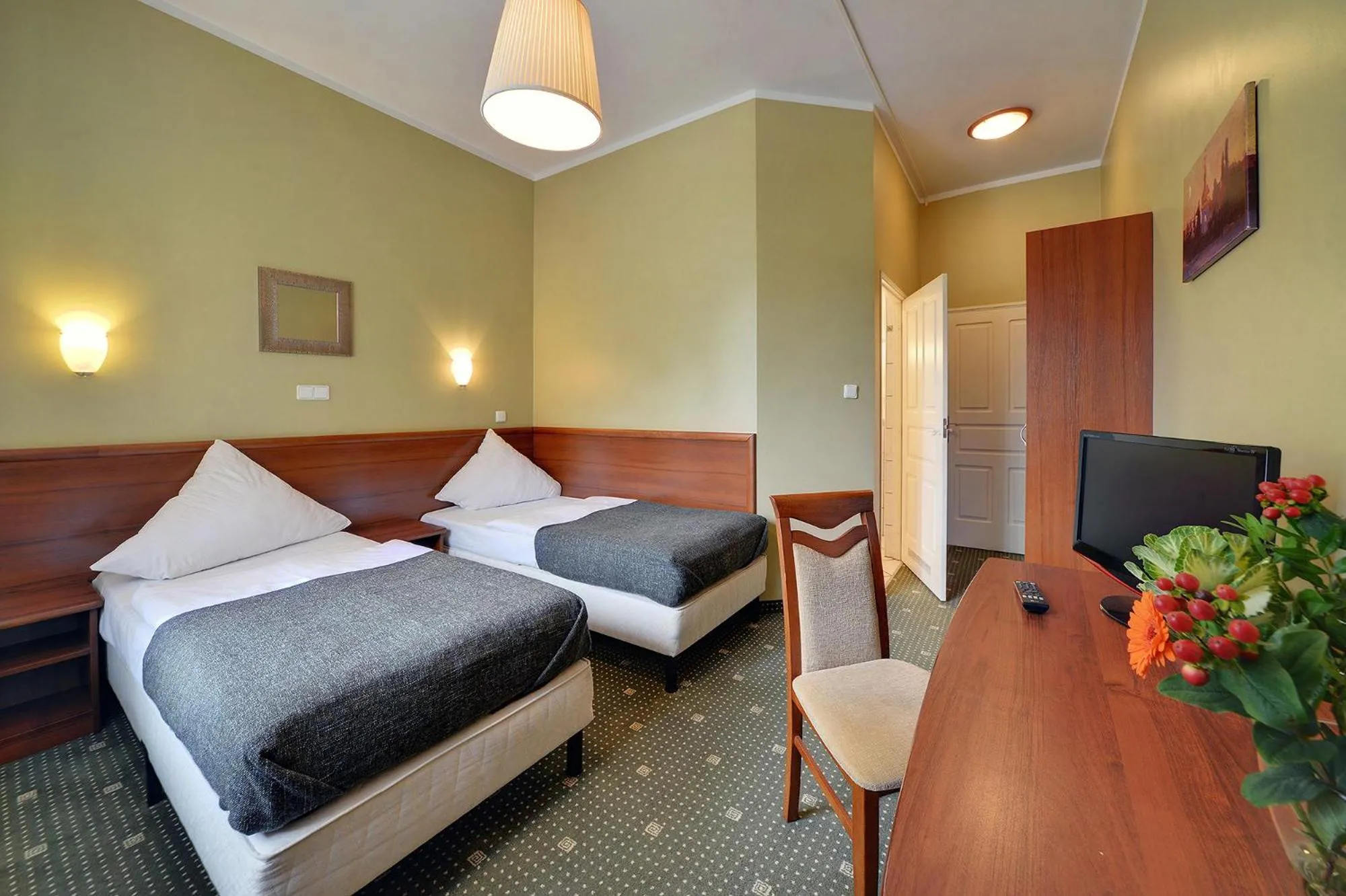 Photo of the whole room, Bed in Hotel Belweder - przy hotelu Golebiewski