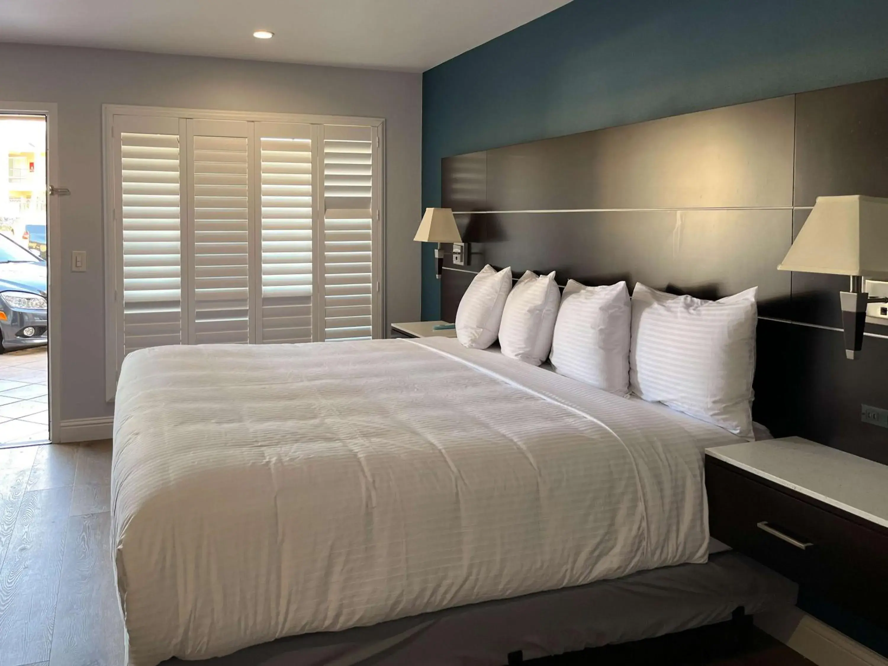 Bedroom, Bed in Studio 6 Vallejo CA Napa Valley Bedroom, Bed in Studio 6 Vallejo CA Napa Valley