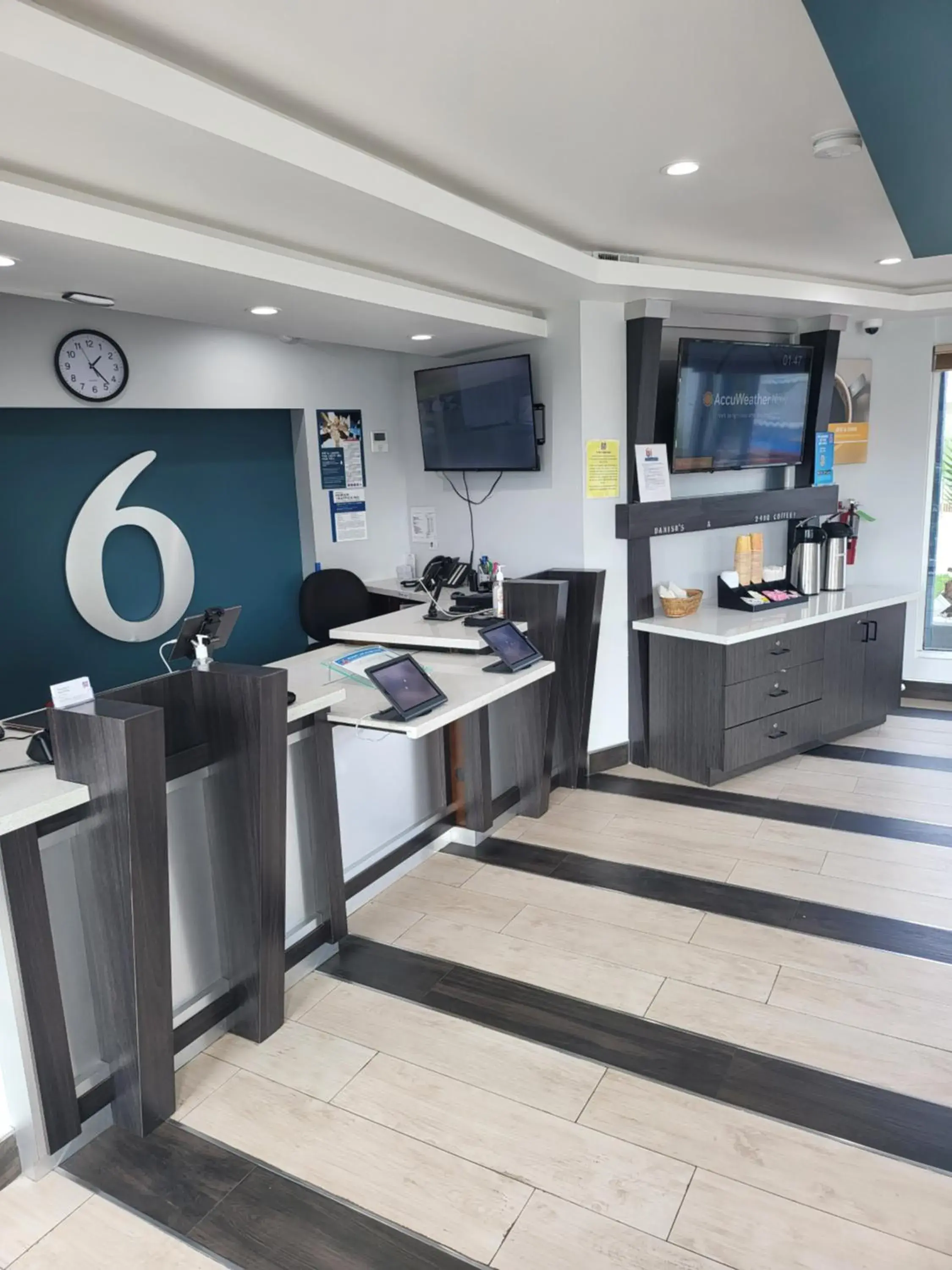 Lobby or reception in Studio 6 Vallejo CA Napa Valley Lobby or reception in Studio 6 Vallejo CA Napa Valley