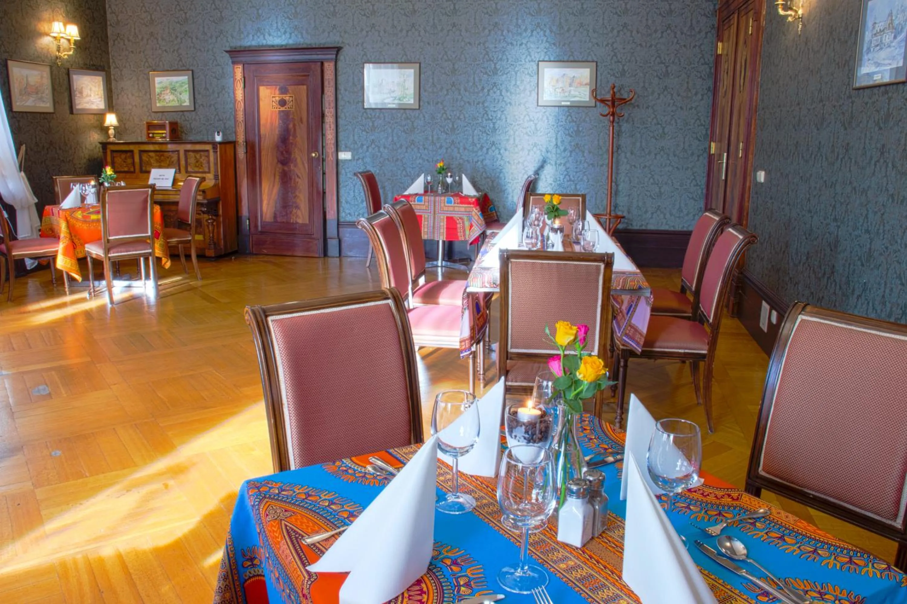 Restaurant/places to eat in Pałac Paulinum