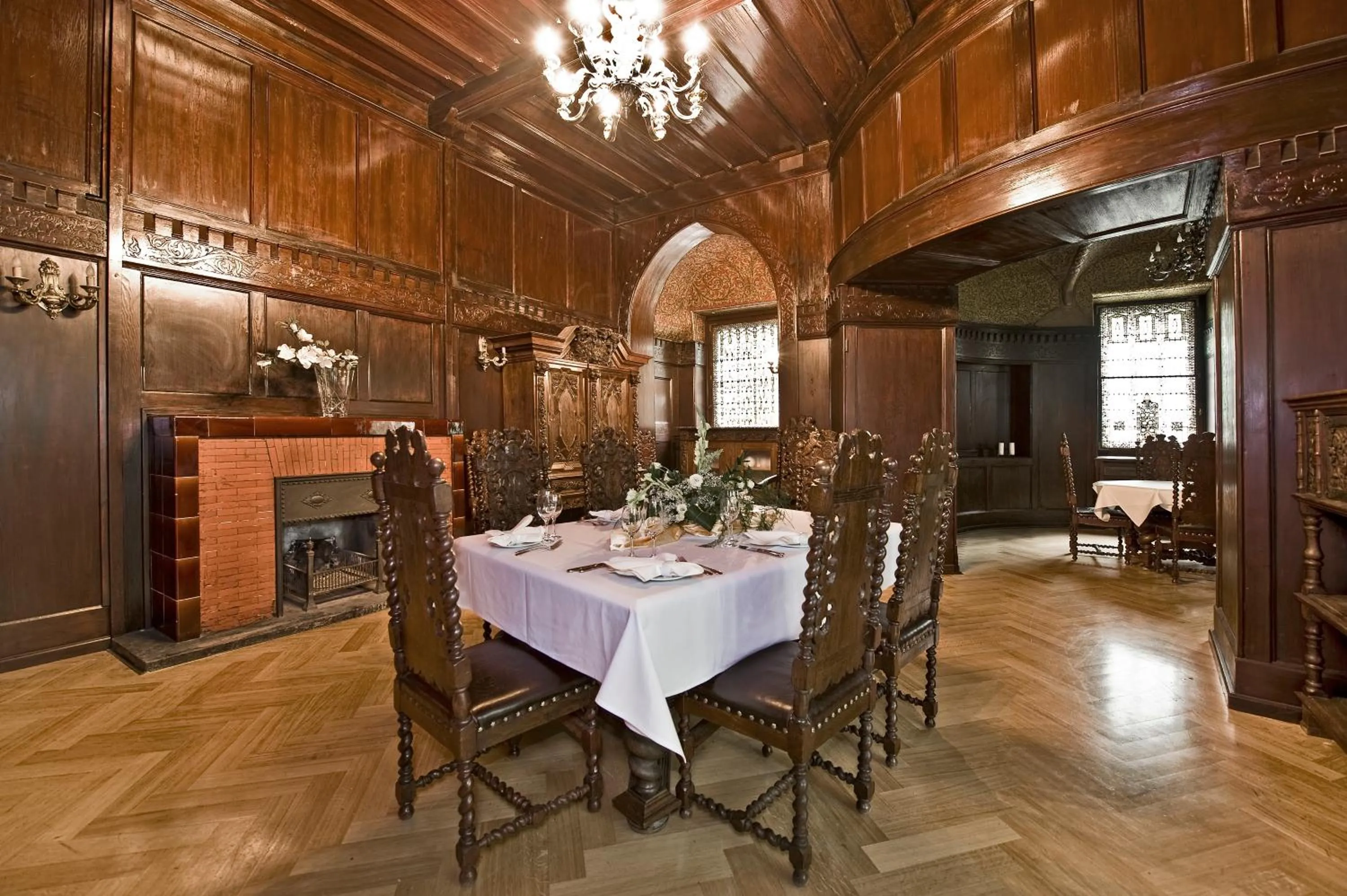 Dining area in Pałac Paulinum
