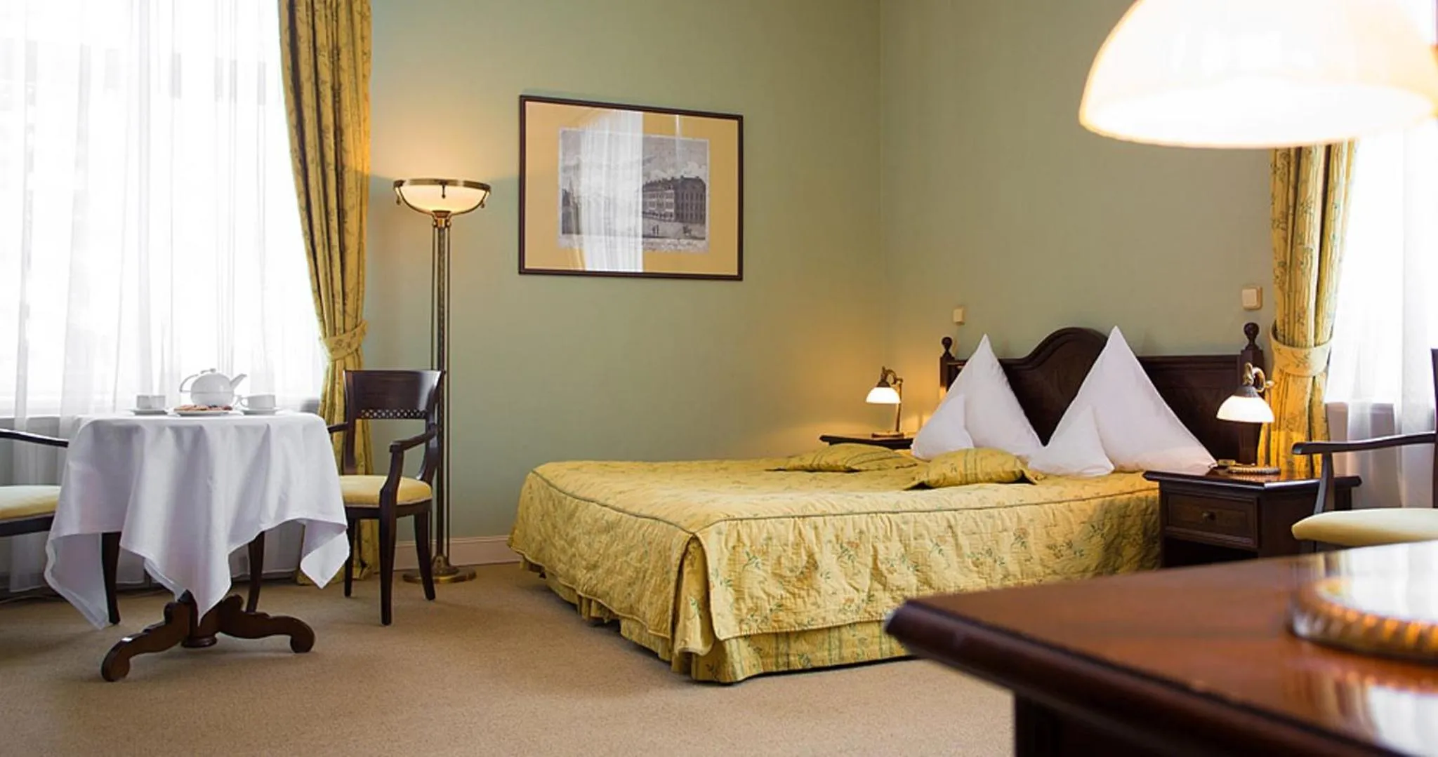 Bed in Pałac Paulinum