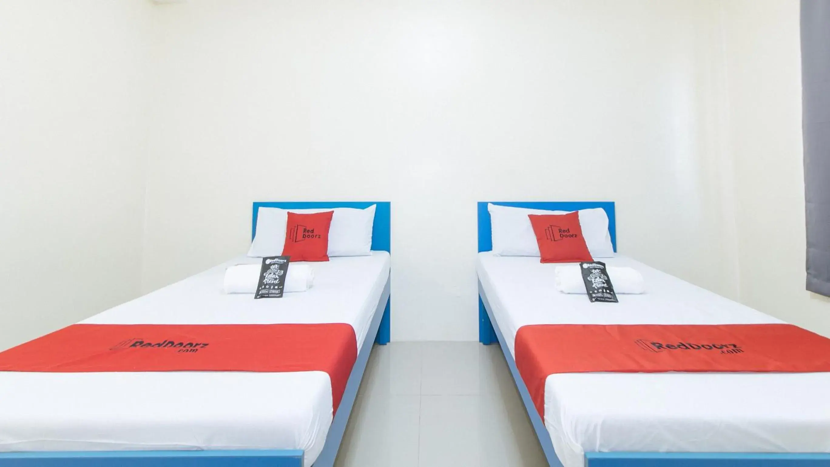 Bedroom, Bed in RedDoorz @ Insular Square Mandaue City Bedroom, Bed in RedDoorz @ Insular Square Mandaue City