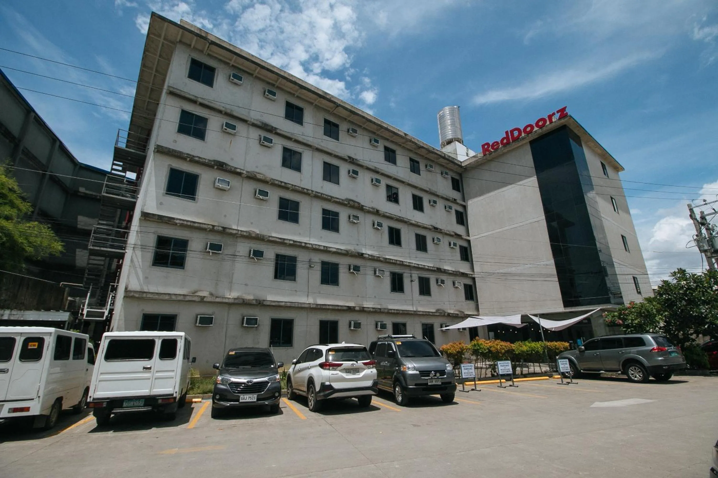 Property building in RedDoorz @ Insular Square Mandaue City