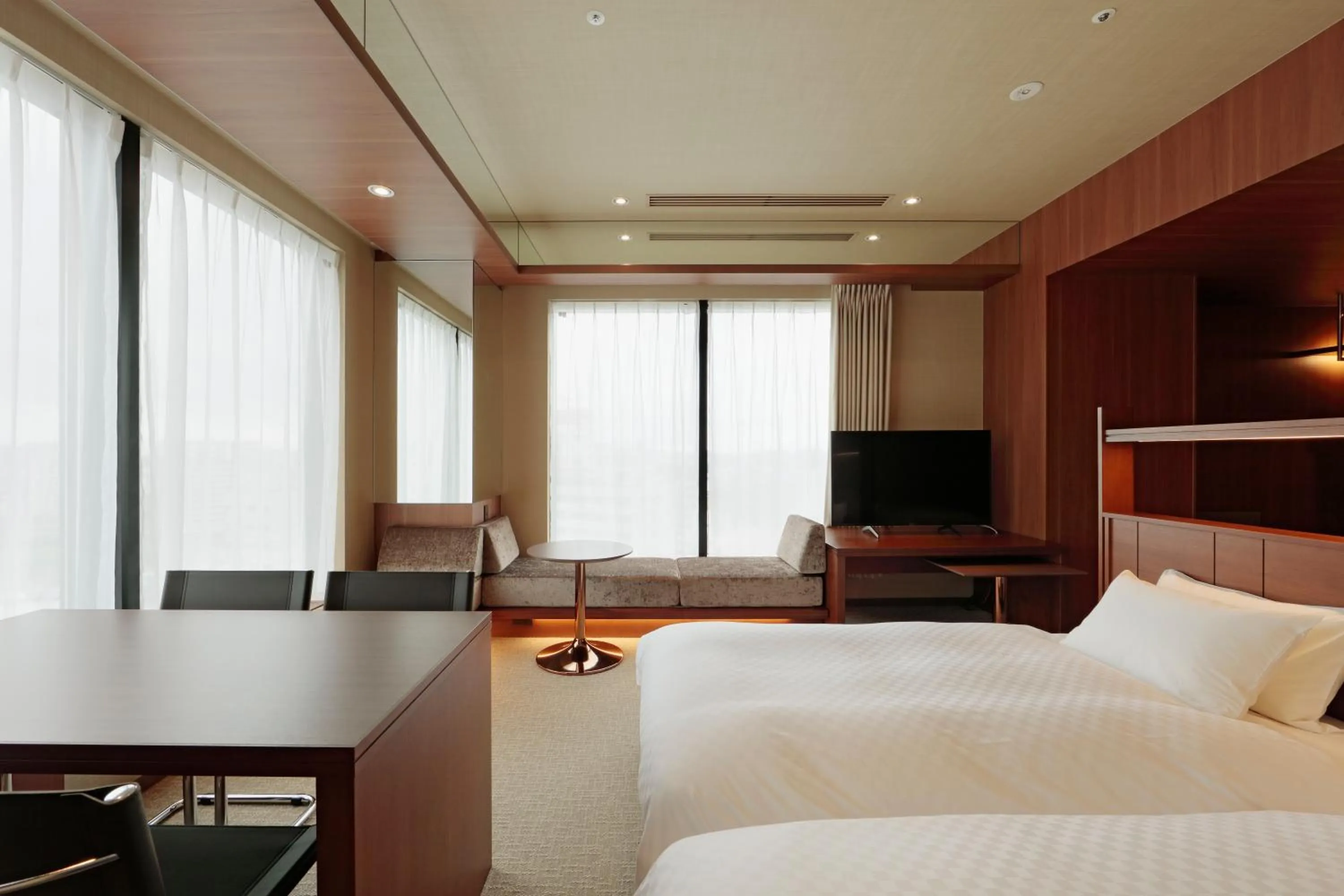 Photo of the whole room, Bed in Candeo Hotels Kumamoto Shinshigai