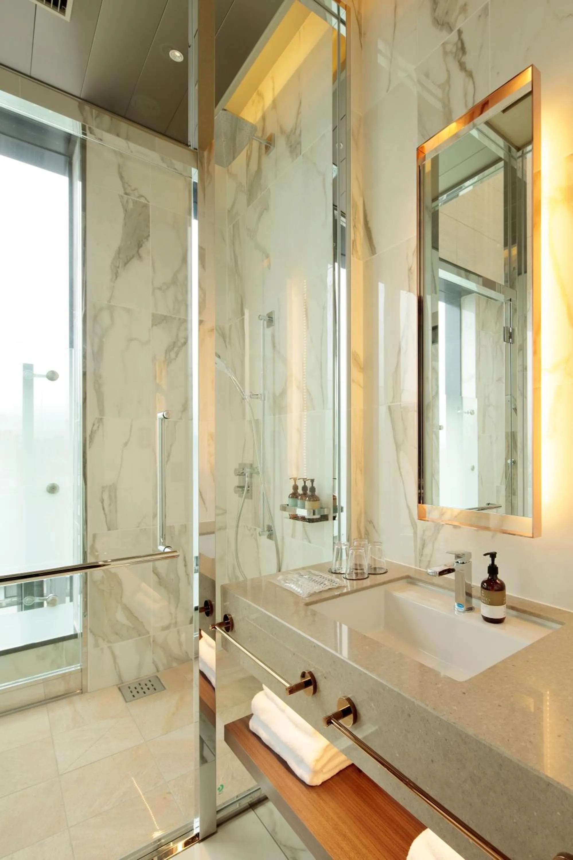 Shower in Candeo Hotels Kumamoto Shinshigai