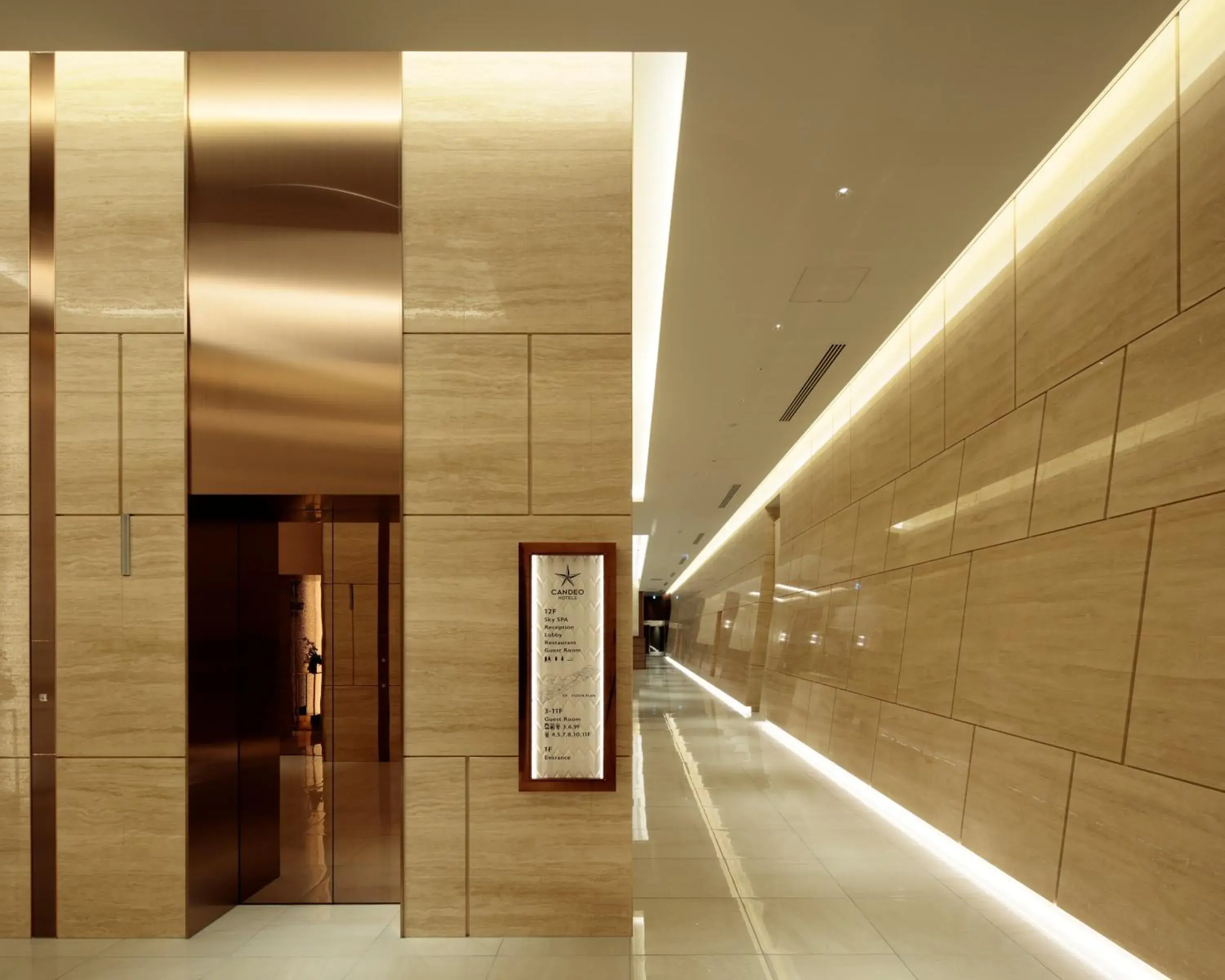 Lobby or reception in Candeo Hotels Kumamoto Shinshigai Lobby or reception in Candeo Hotels Kumamoto Shinshigai