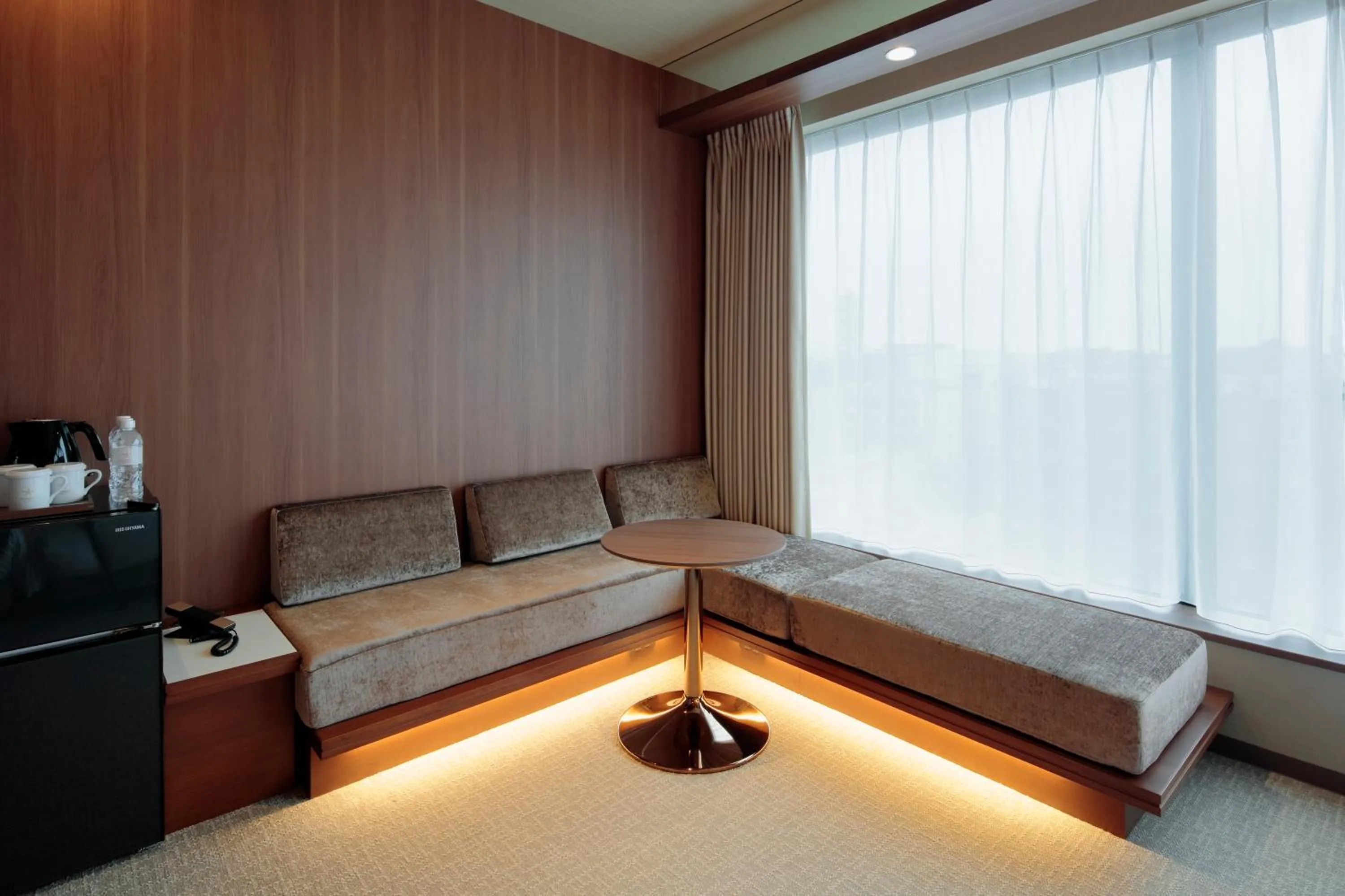 Photo of the whole room, Bed in Candeo Hotels Kumamoto Shinshigai