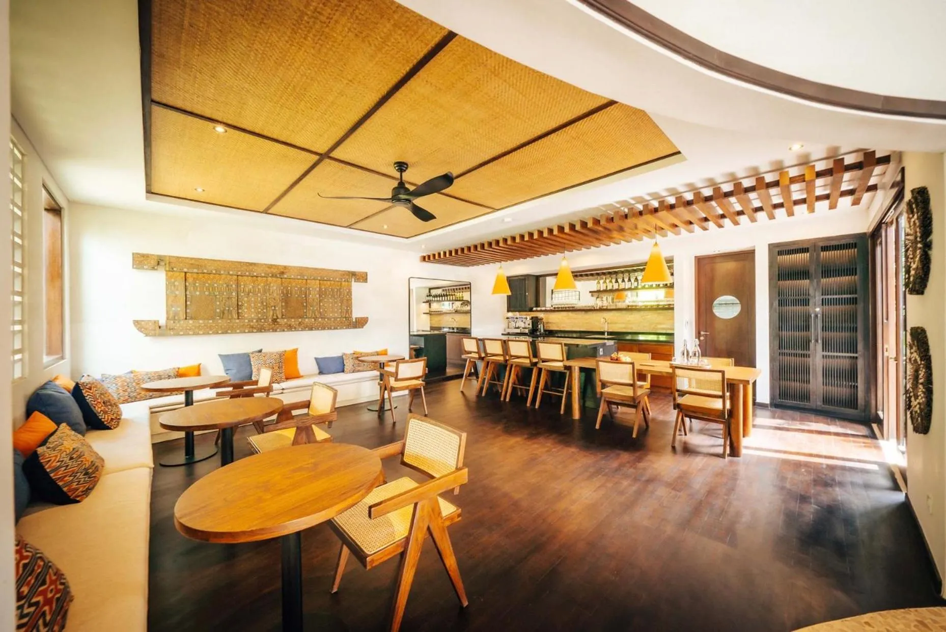 Restaurant/places to eat in Uma Kalai